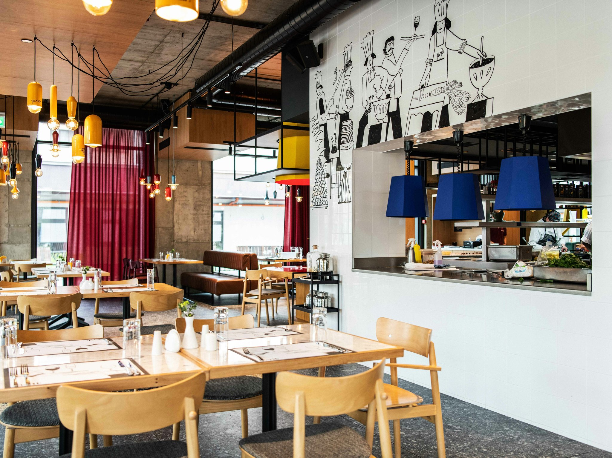 EvohZGUuIUaWIPiFr0fTQ_Restaurant_S