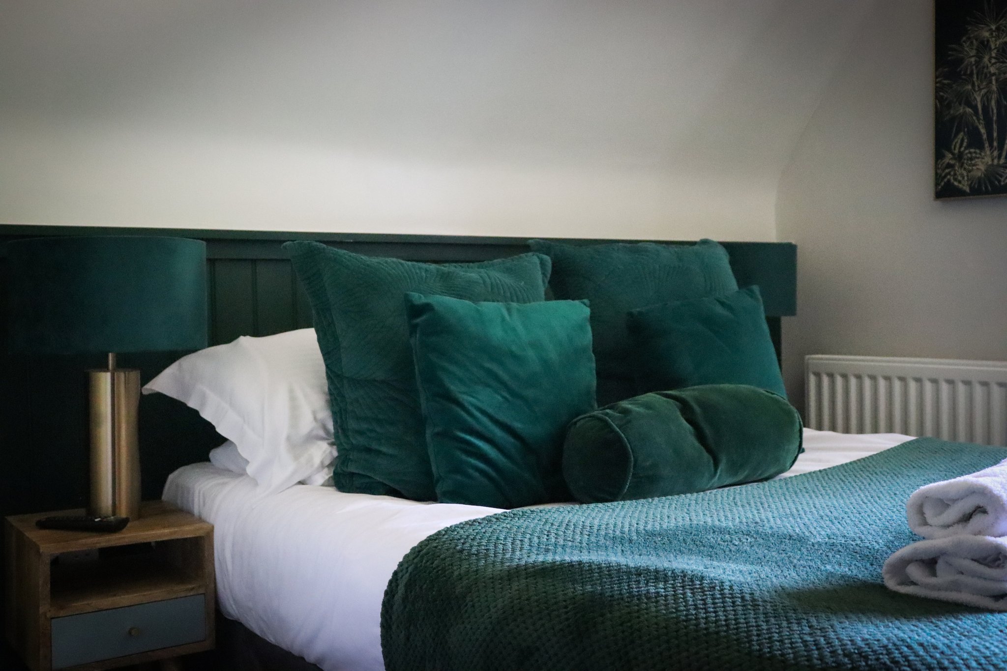 IbhoPeAKZkWsOF2gnMzFiw_Room_6_Deluxe_Double-12_S