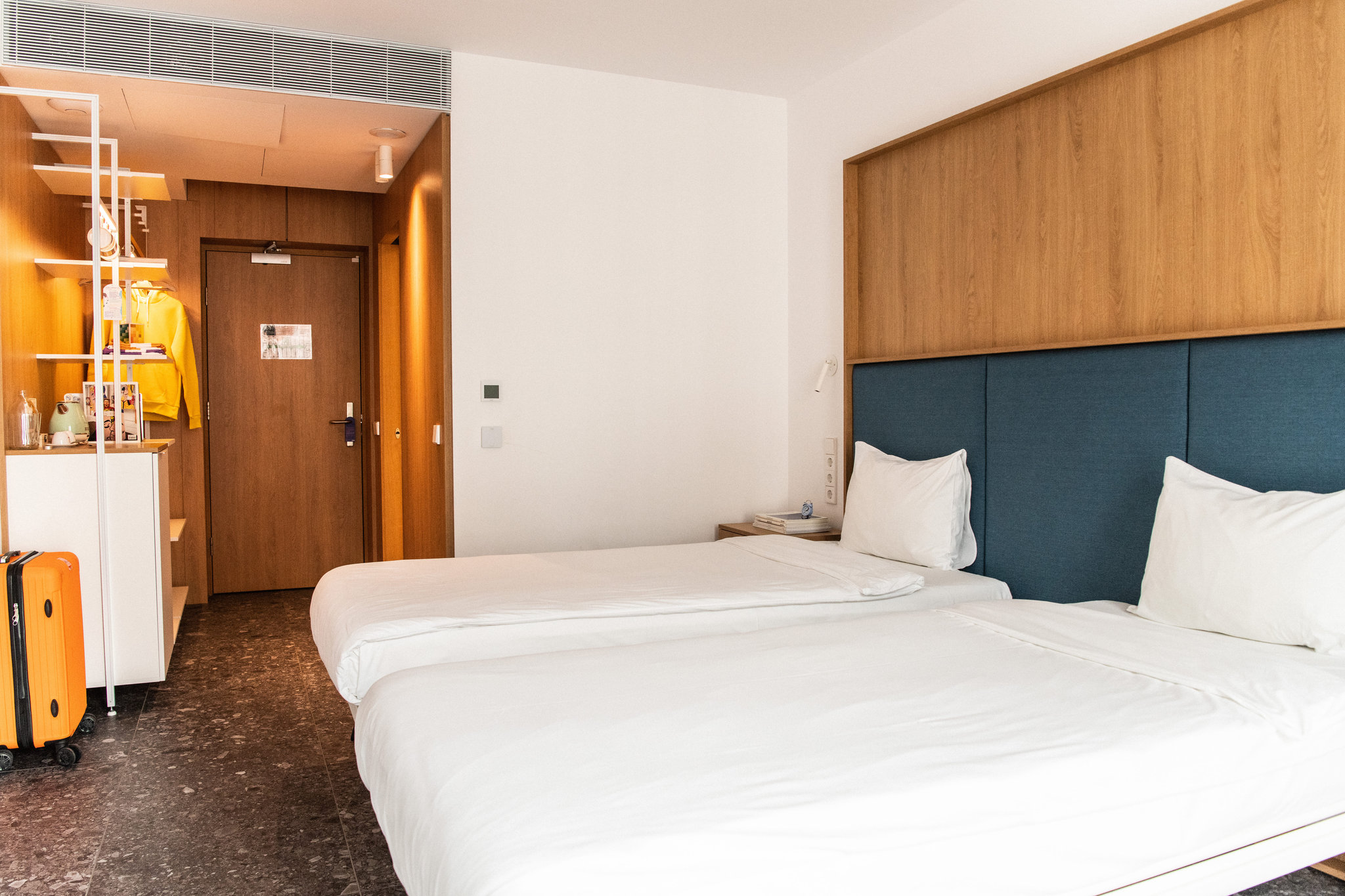 yv5AxM9KUUipJunFZuEWfA_Twin_Room_2_S