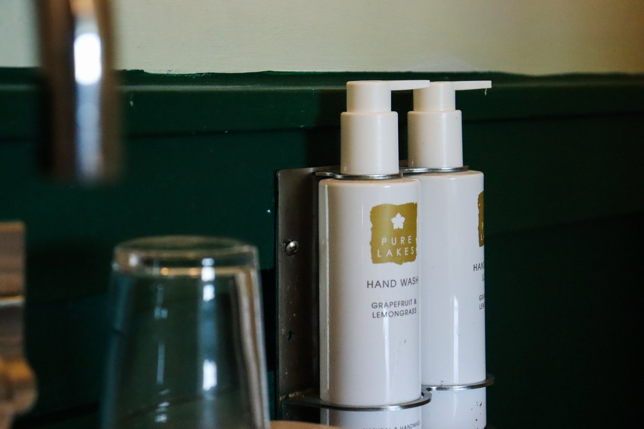 N6md2oN1NkmJHbL91OA6w_Room_8_Superior_Superking_or_Twin-0_S