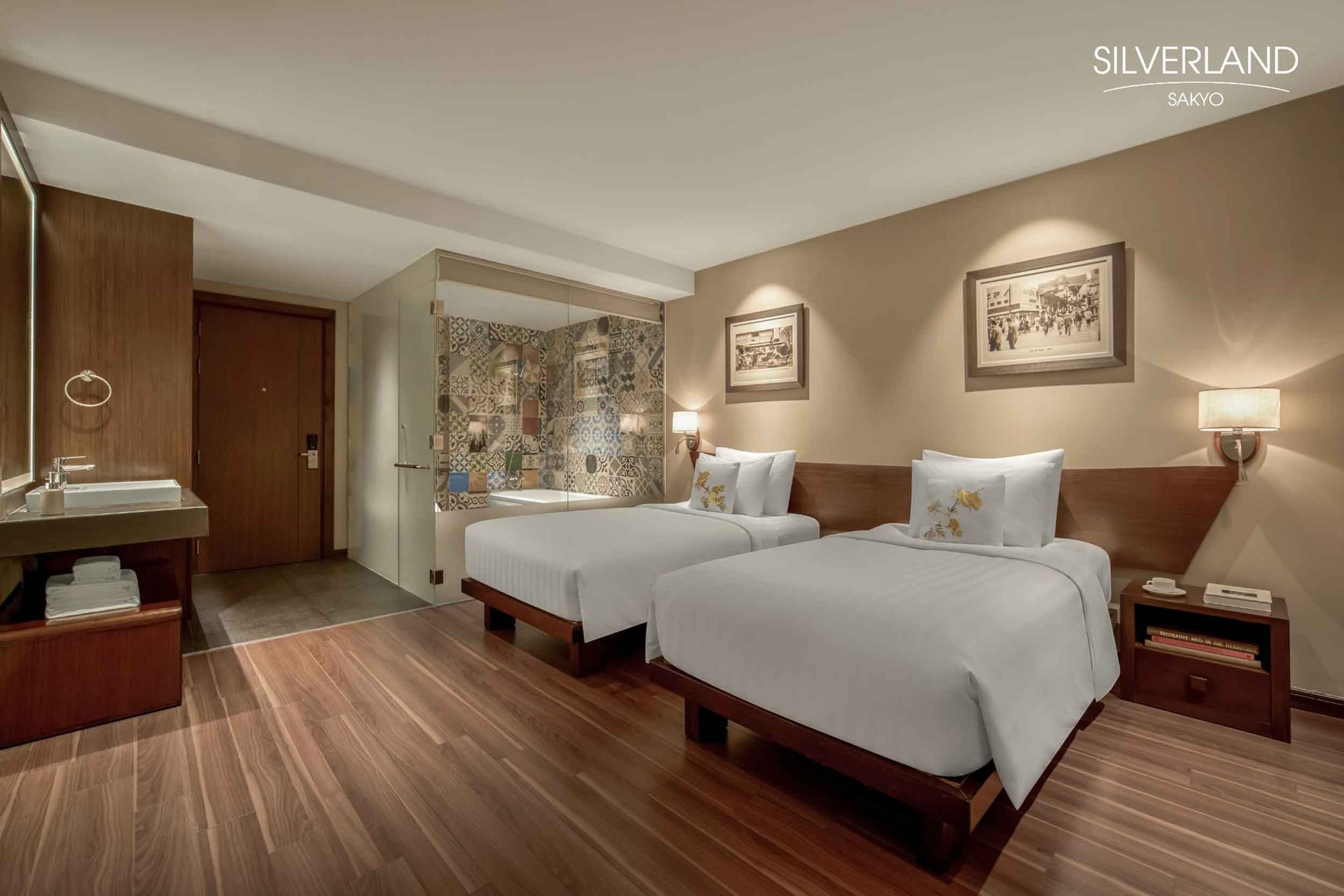 Serene_Standard_(3)_S