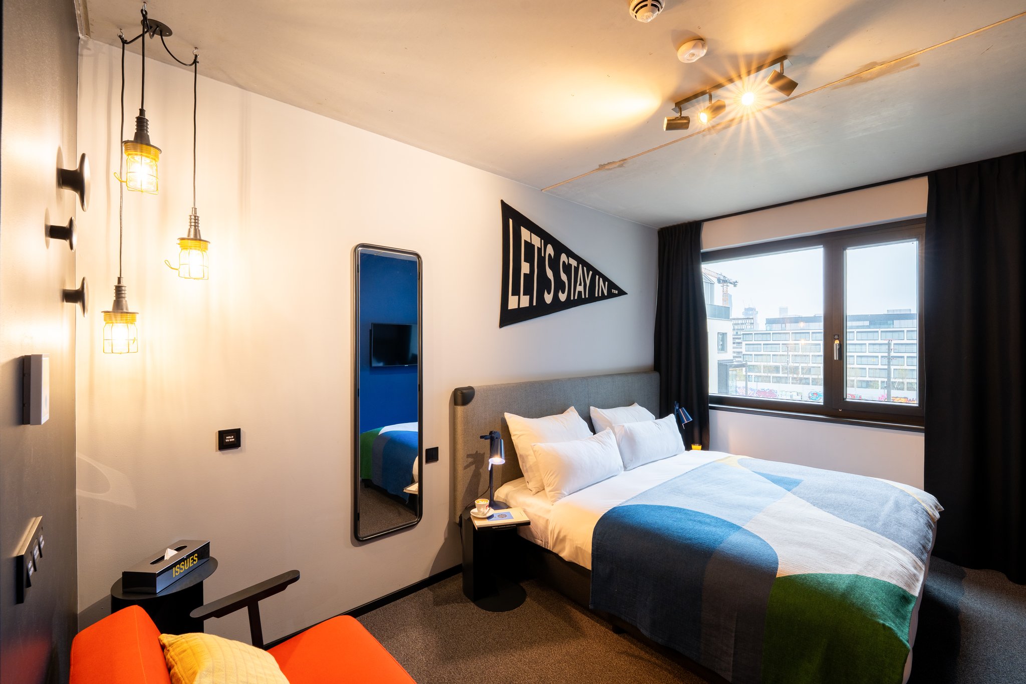 Deluxe_Double_Bedroom_S