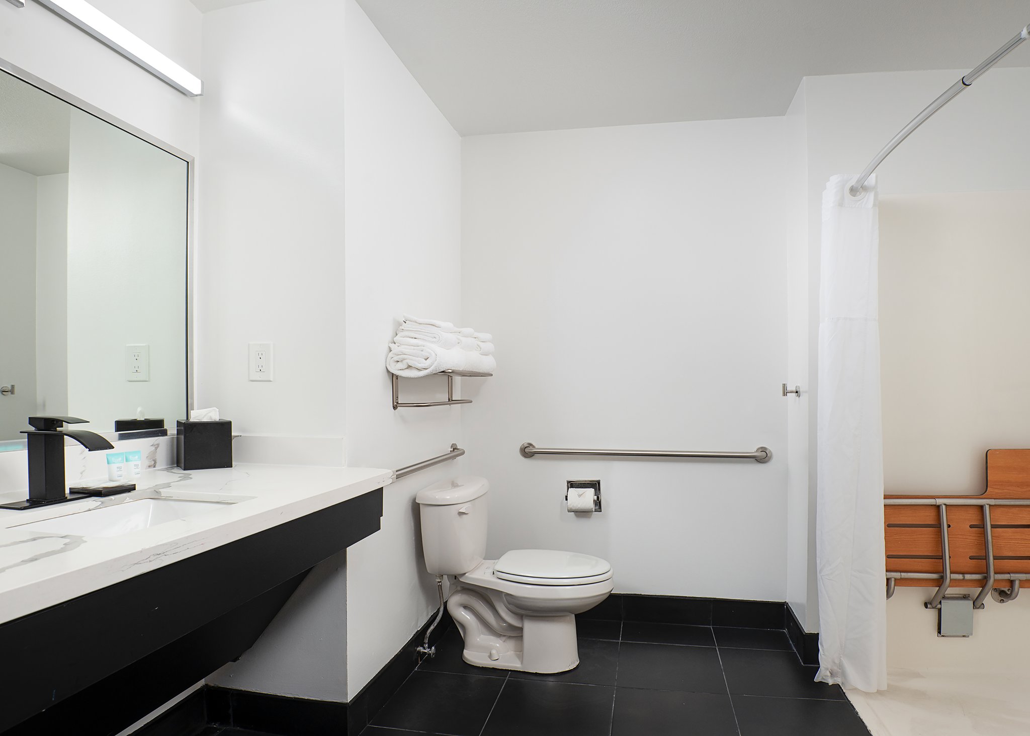 Accessible_Single_Bathroom_S