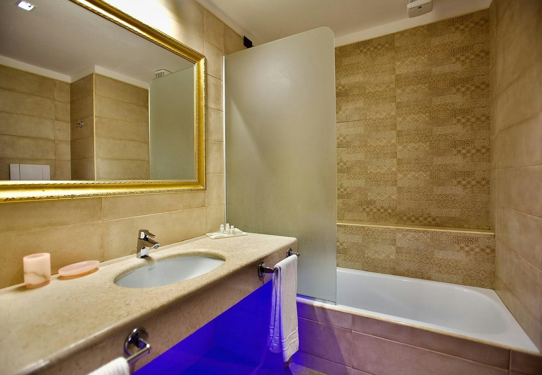 vx64RkiBQE2N1ljzgEGw_df676334-6a01-4bf0-8602-e29cbb892f91_S