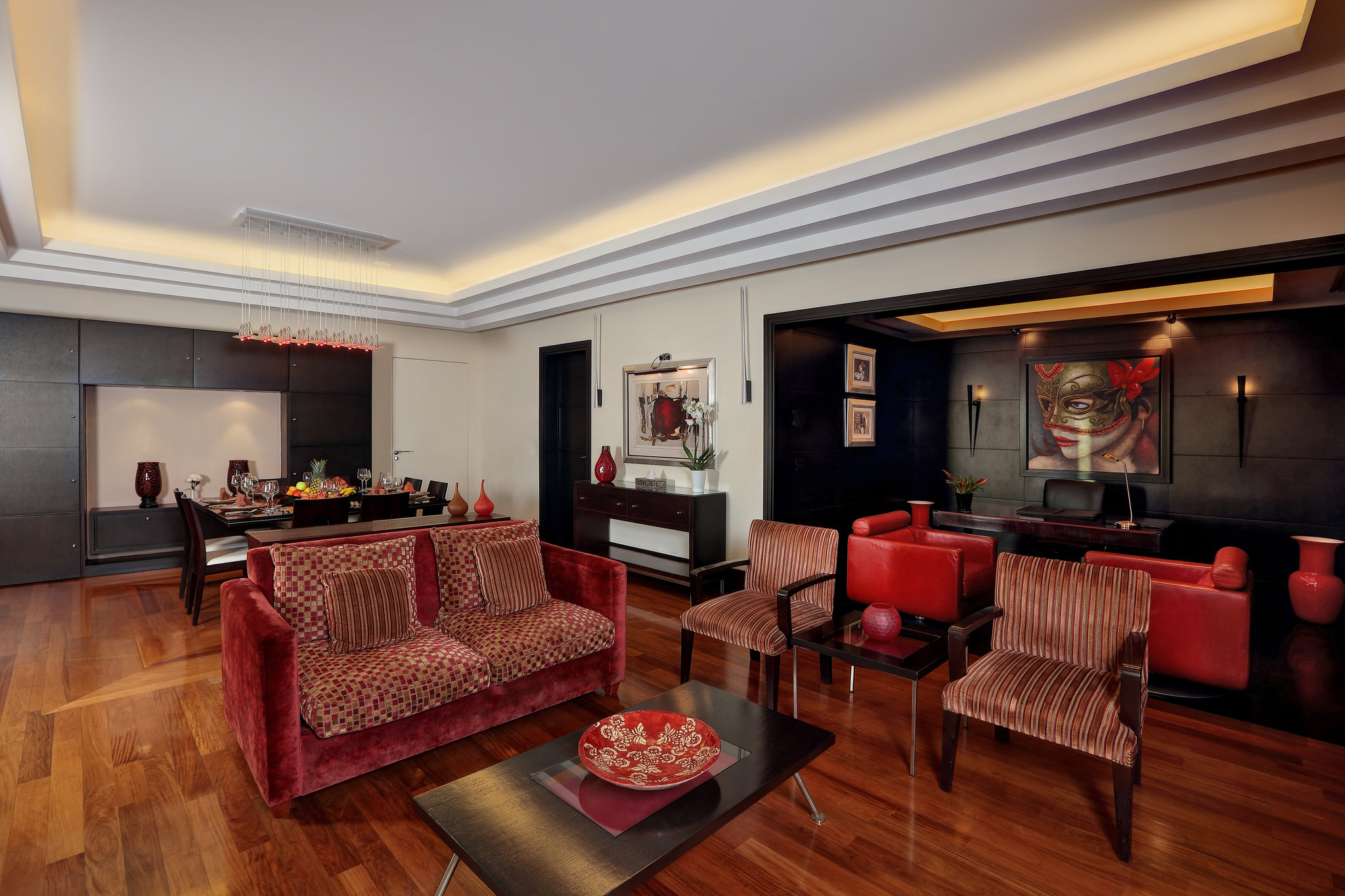 Royal_Suite-ROY-salon_red_S