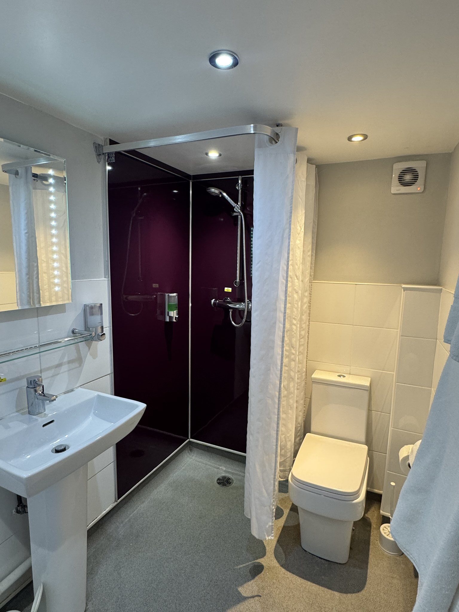 t2WoixN50qy3dOejZO9fg_Twinfamily_room_(1)_S