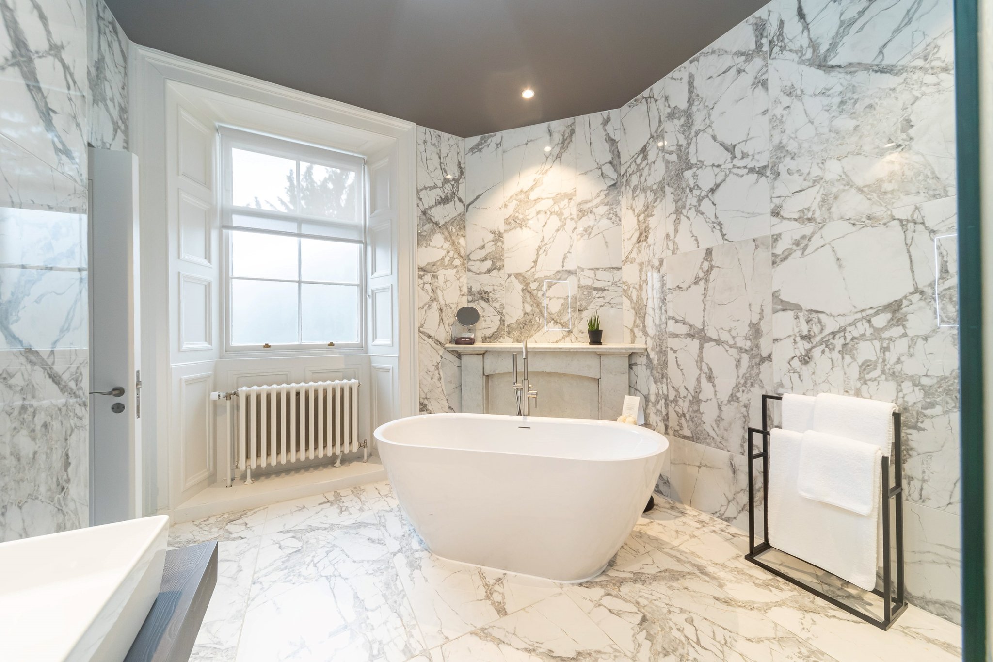 UTIHlegWJ02SeeEypdCg_Signature_Room_Ensuite_1_S