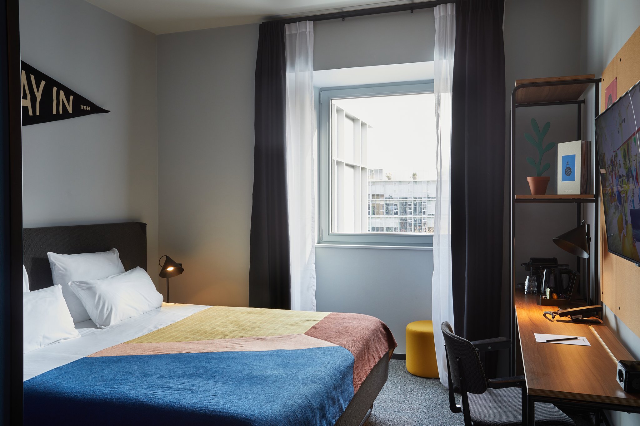 TheSocialHub_Toulouse_Interior_Hotel_Room_KingRoom_2023_0_S