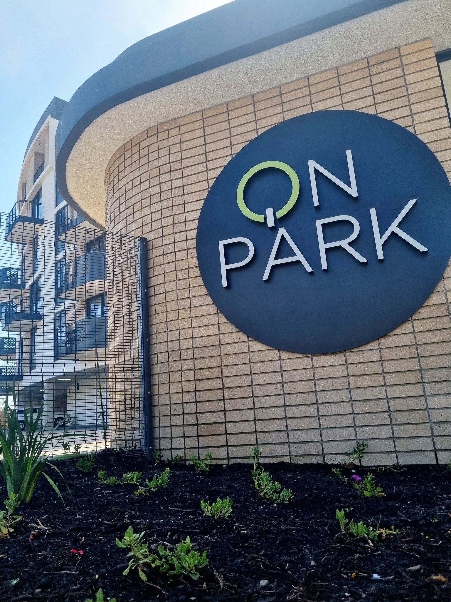 On_Park_Exterior-00_S