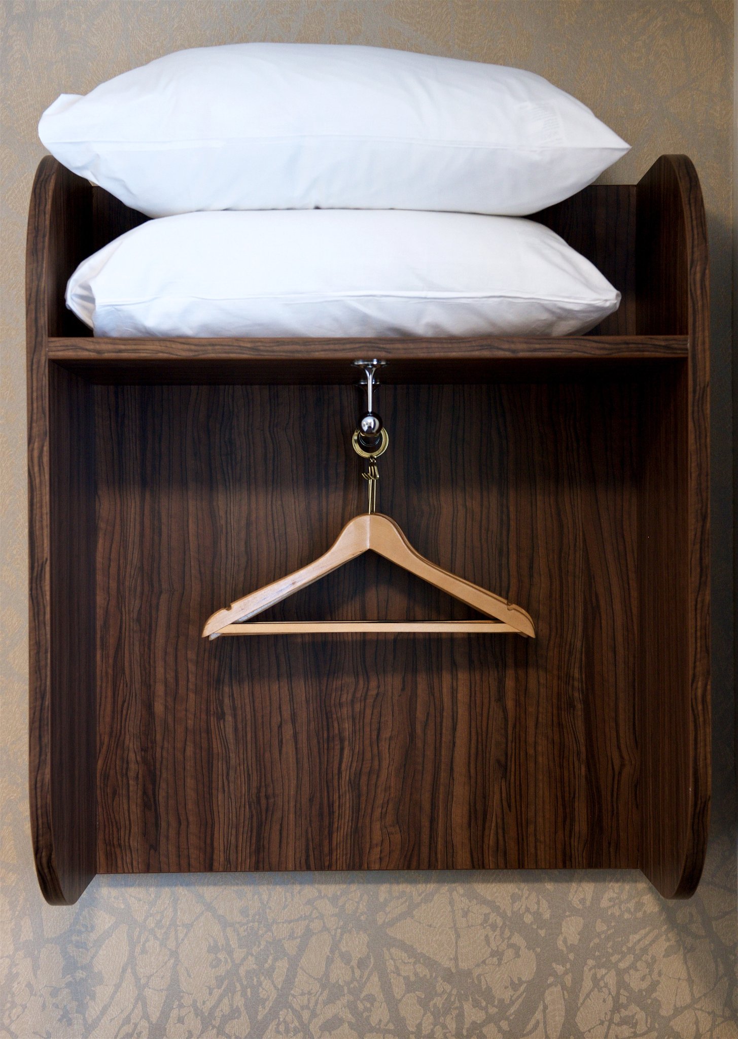 XStaXKw7a0WVSnlJGdvkjw_Interior_Detail_(2)_S