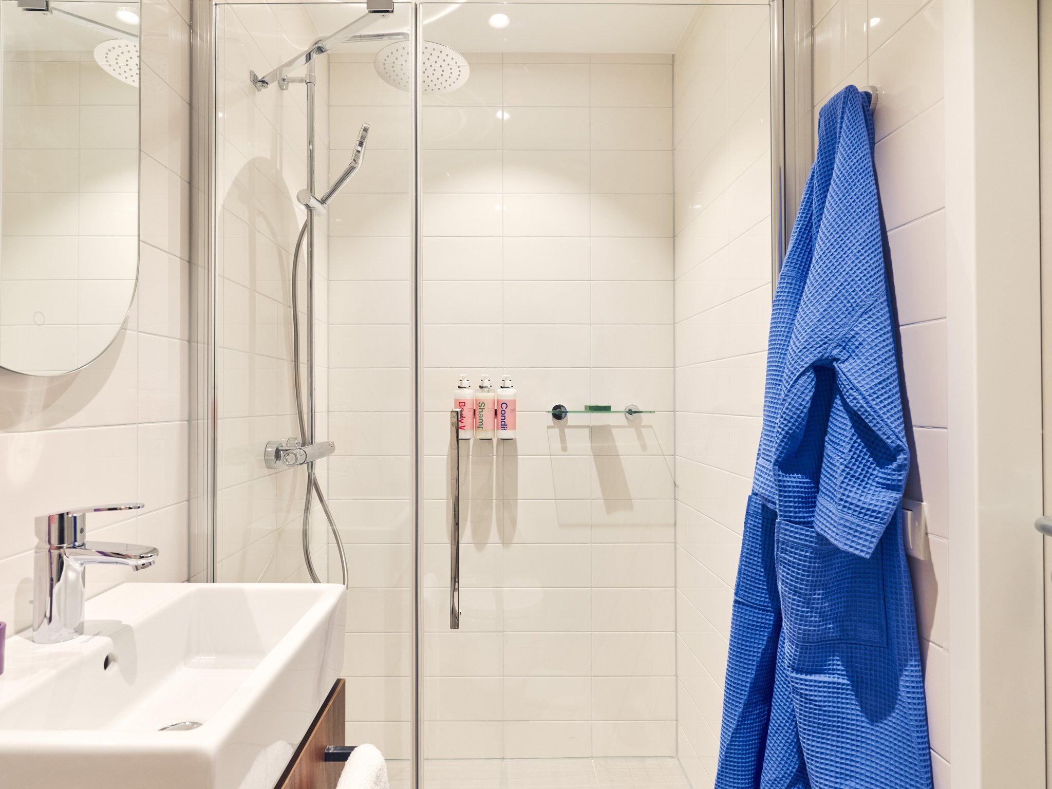 dfBr4pI4BEGySQ7zJbMGtw_Medium_Studio_with_Kitchen-Bathroo_S