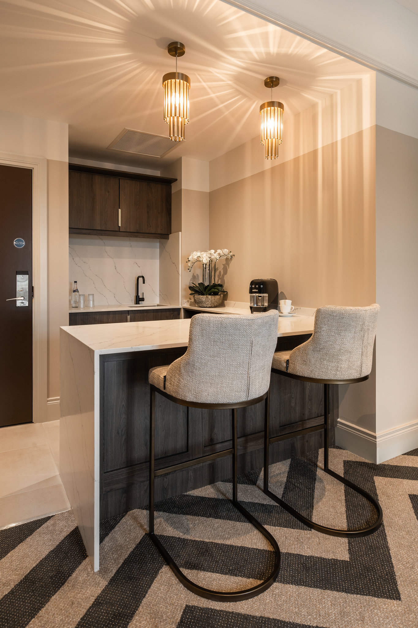 Suite_Living_Room_2_S