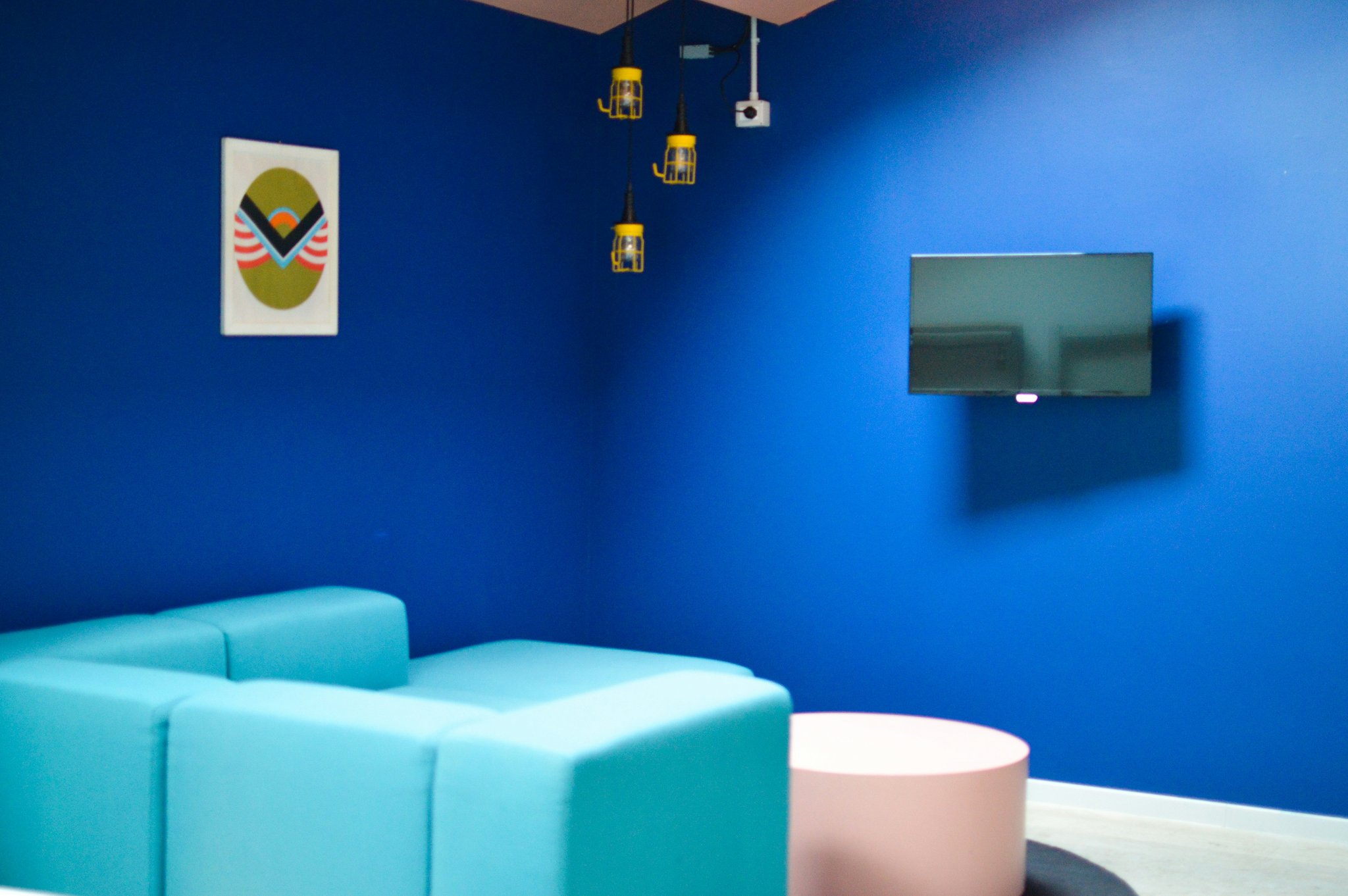 TyClvXoGrkuT73kYjCXXw_Family_Room_(3)_S