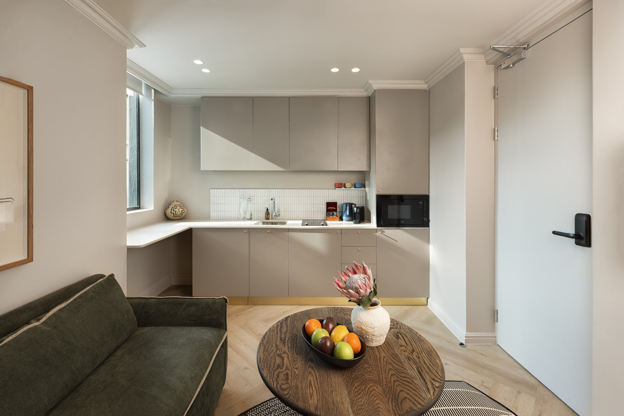 SCWBusm10SXI41zMDb2bg_Open_Plan_1_Bed(3)_S