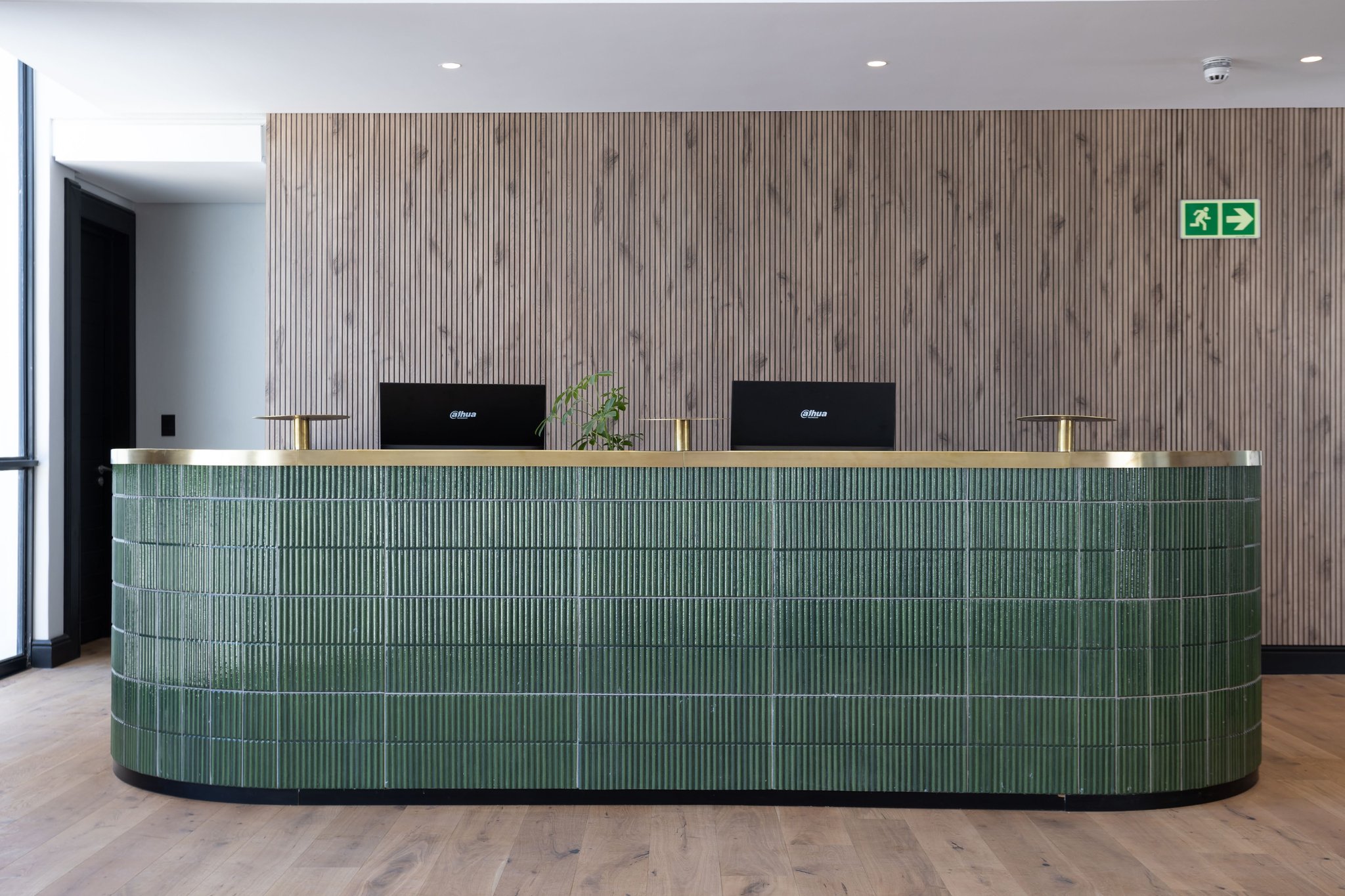 Monor_reception_lobby_(2)_S