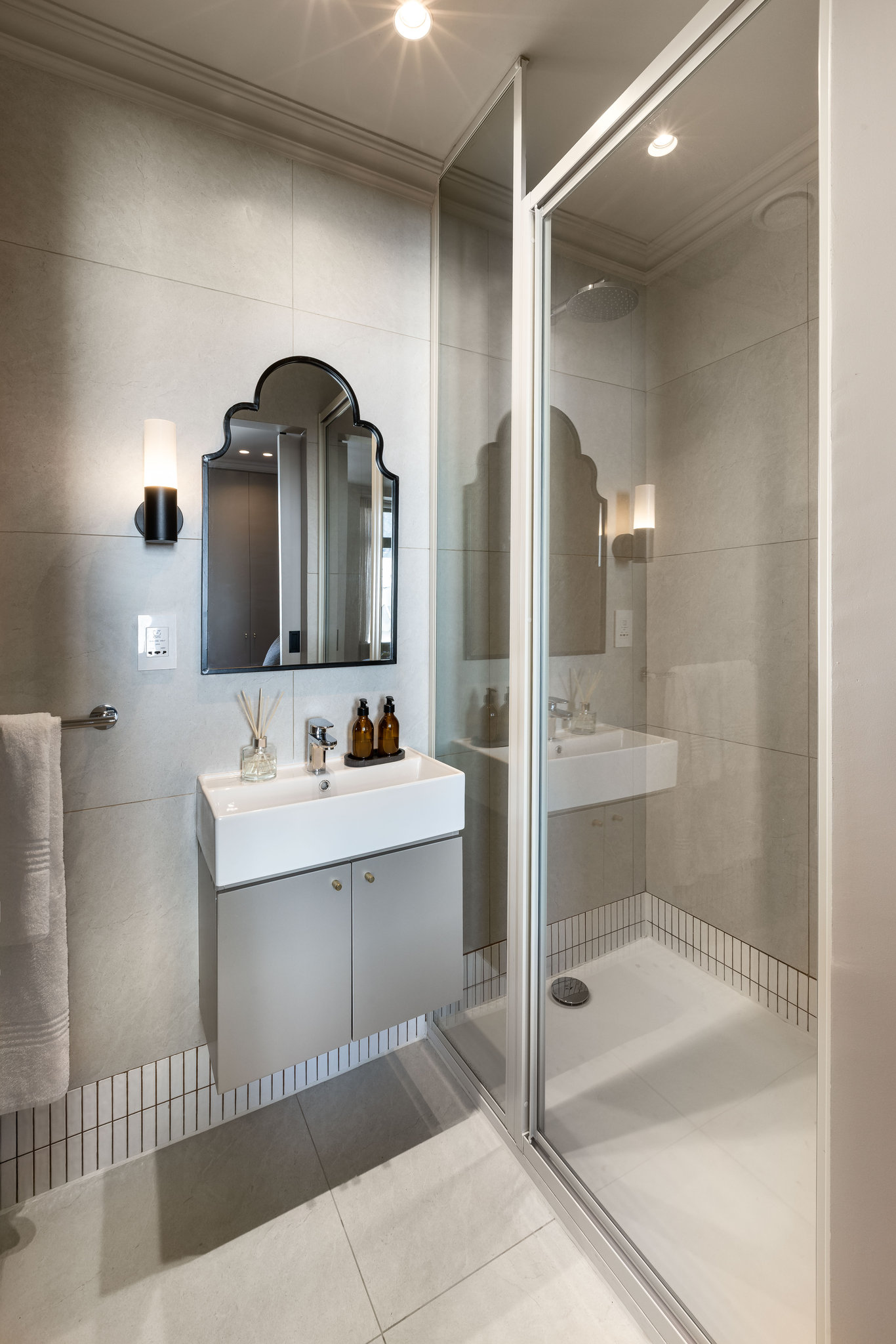 ERPAOXGlYUmCkI5XxKgpRg_Standard_Studio(1)_S