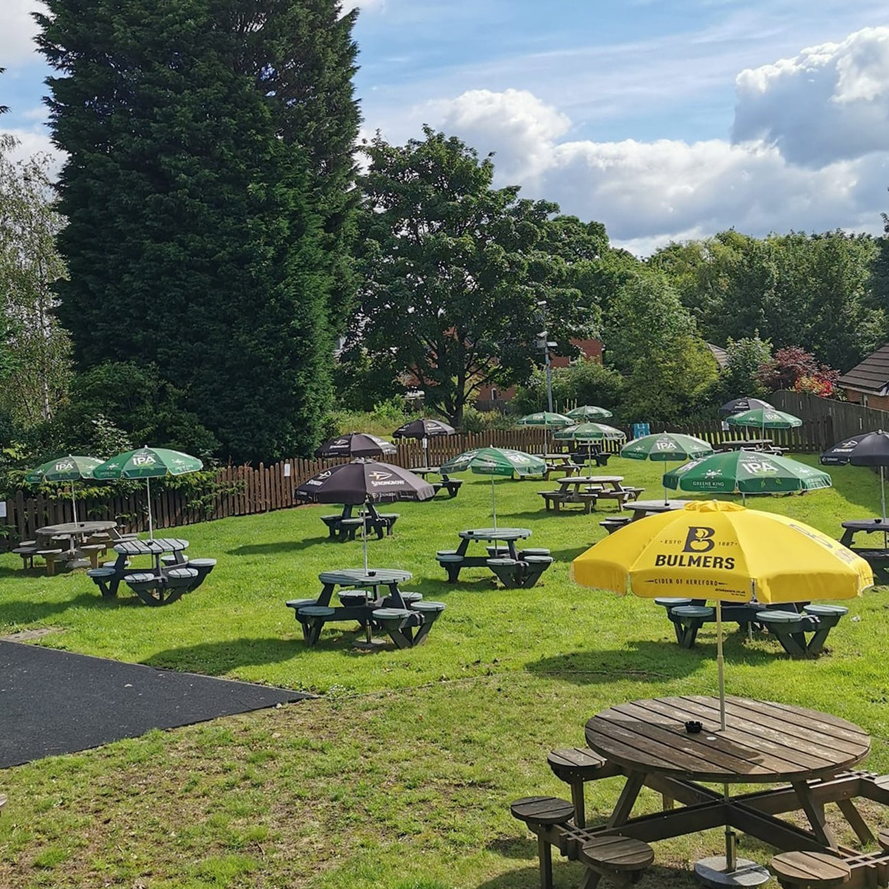 6758_Bowman_(Hucknall)_-_FG_-_BEER_GARDEN_05_S