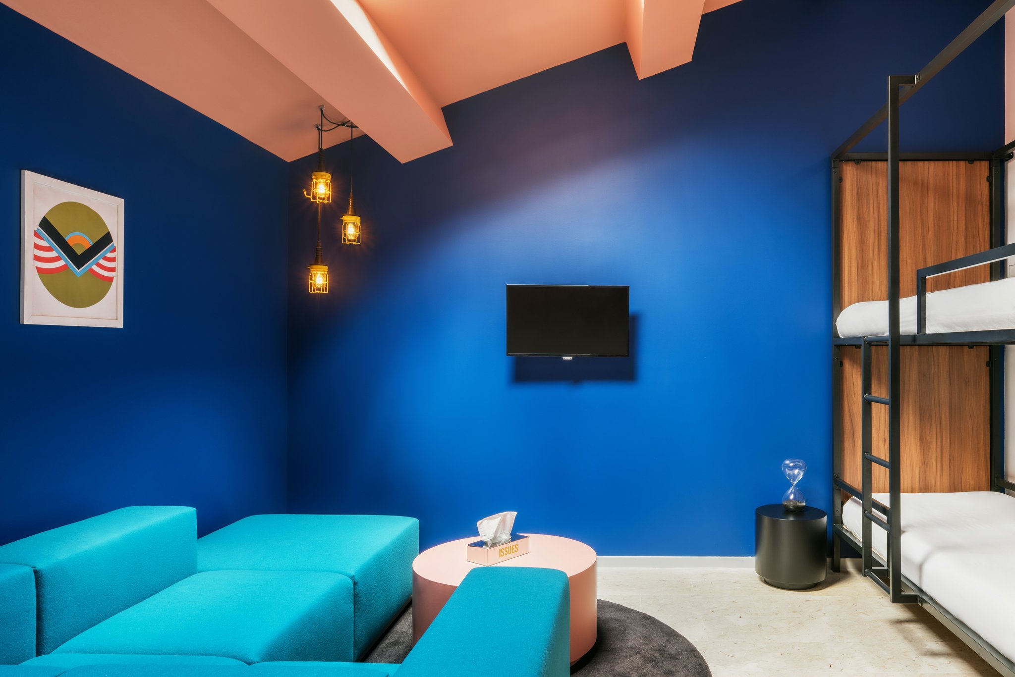 hEZ7GGdg10W6bwAng8eE5g_Family_Room_S