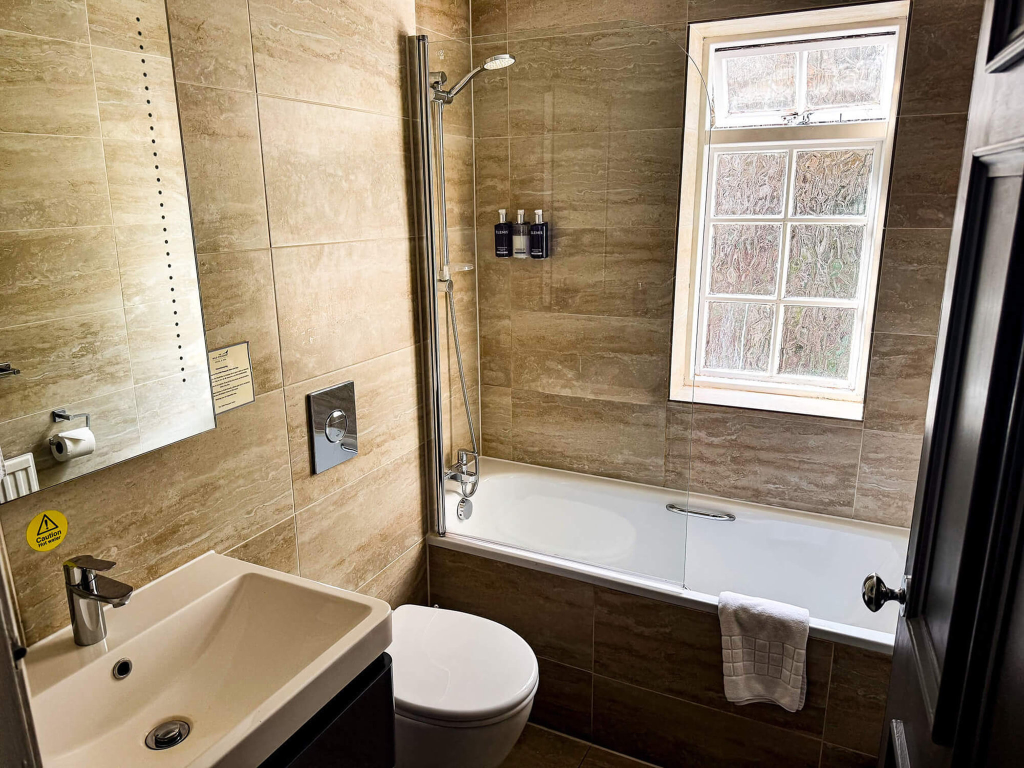 Cozy_Double_01_Bathroom_S