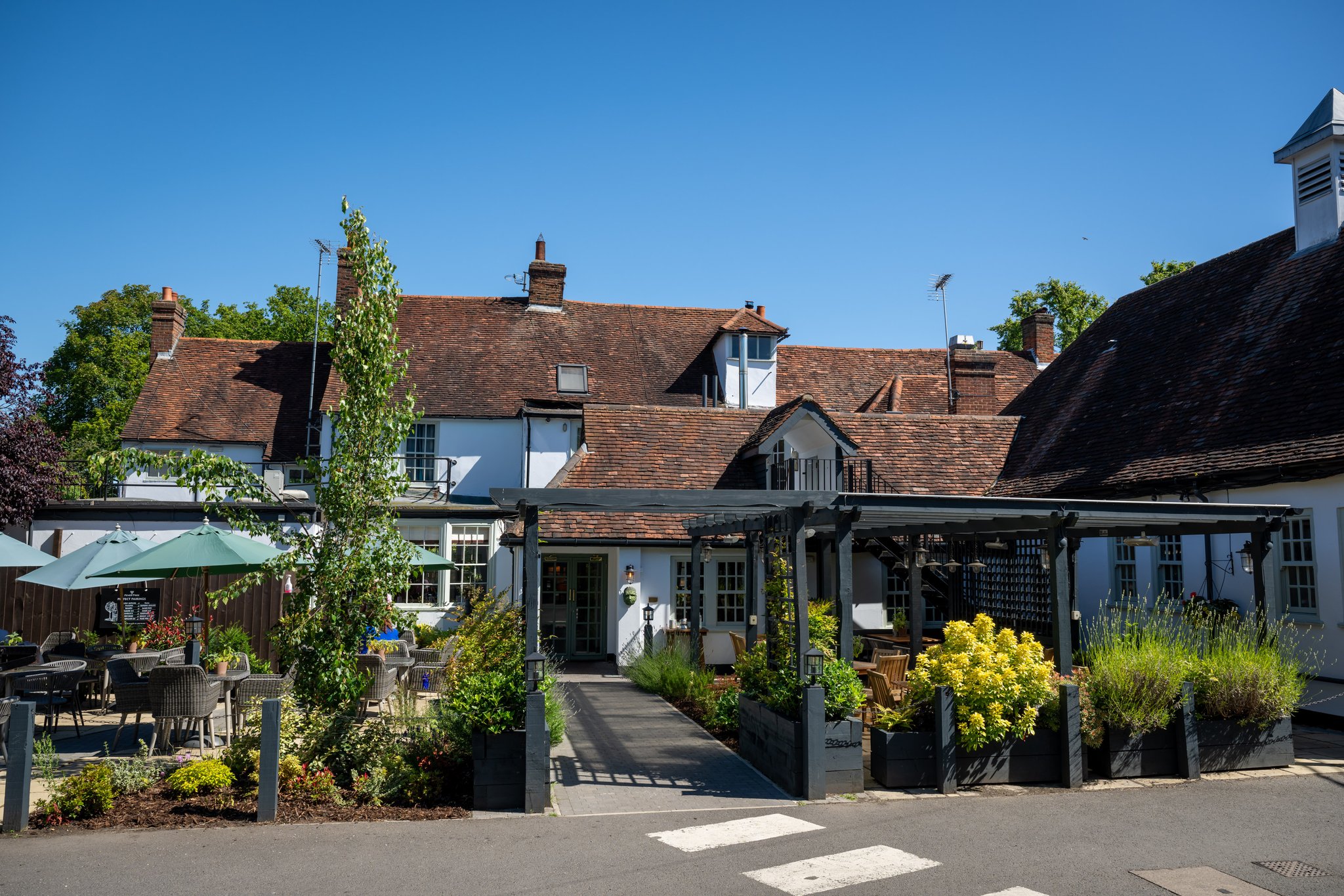 6189_DB_C_B_Greene-Man_Harlow_Venue_Beer-Garden_2024_010_S