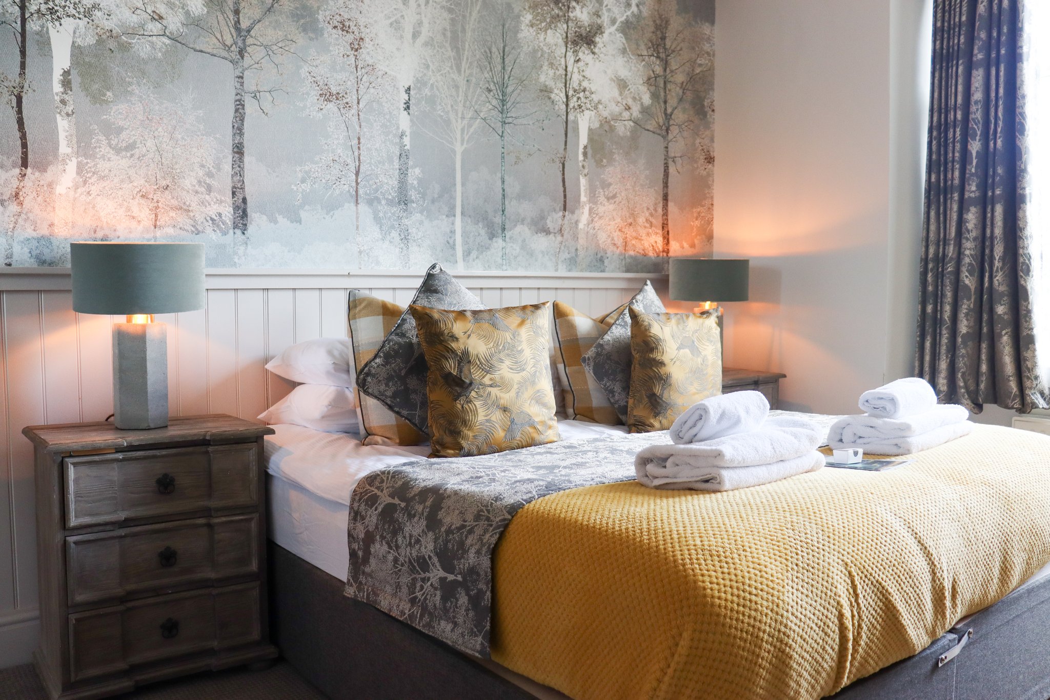 uf0HjOAFM0eAmfytEMQqw_Room_3_Superior_Superking_or_Twin-0_S