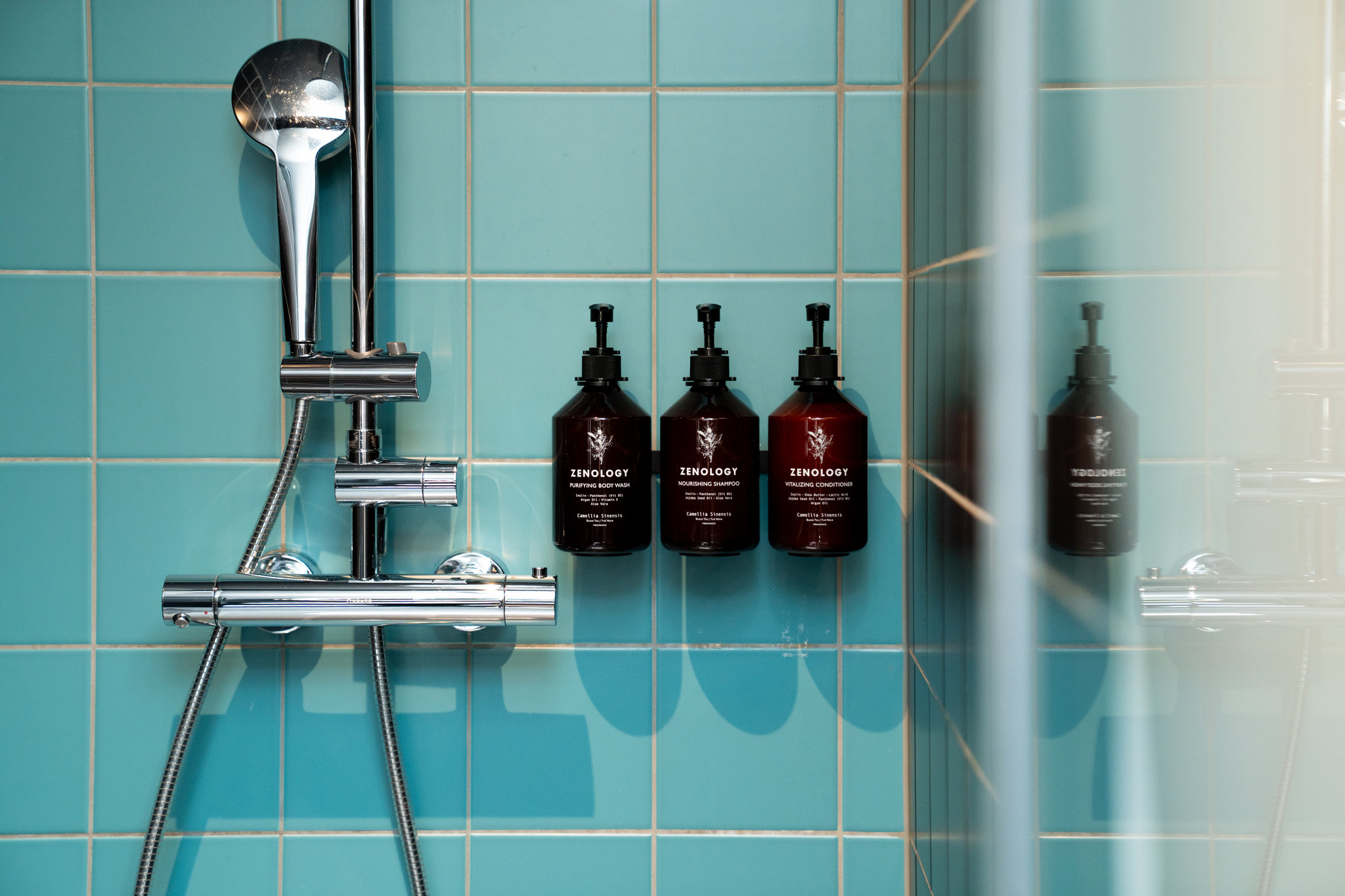 Standard_Twin_Toiletries_S