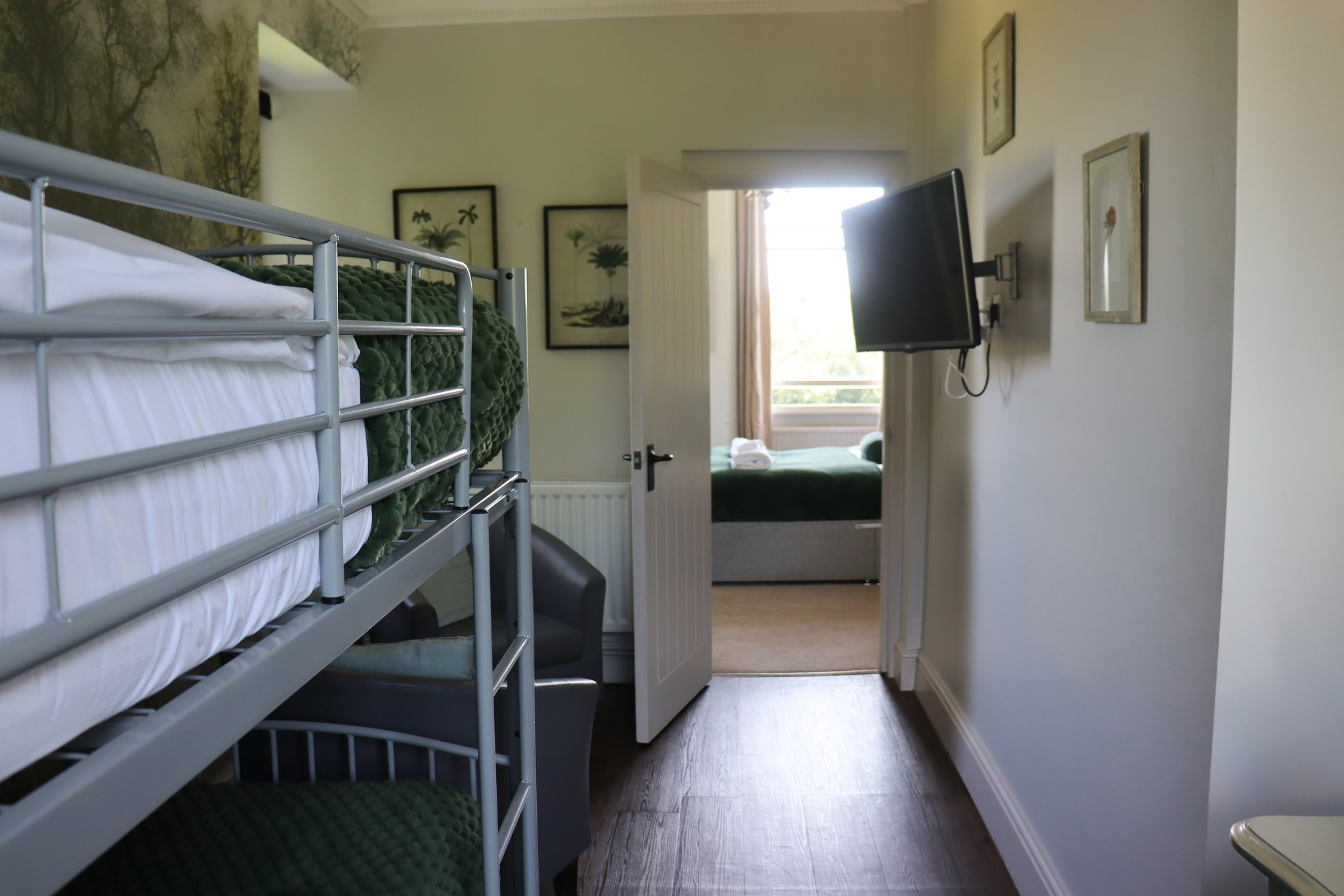 u5TKxphw6keY5vO000ZtQ_Room_9_Family_Room-18_S