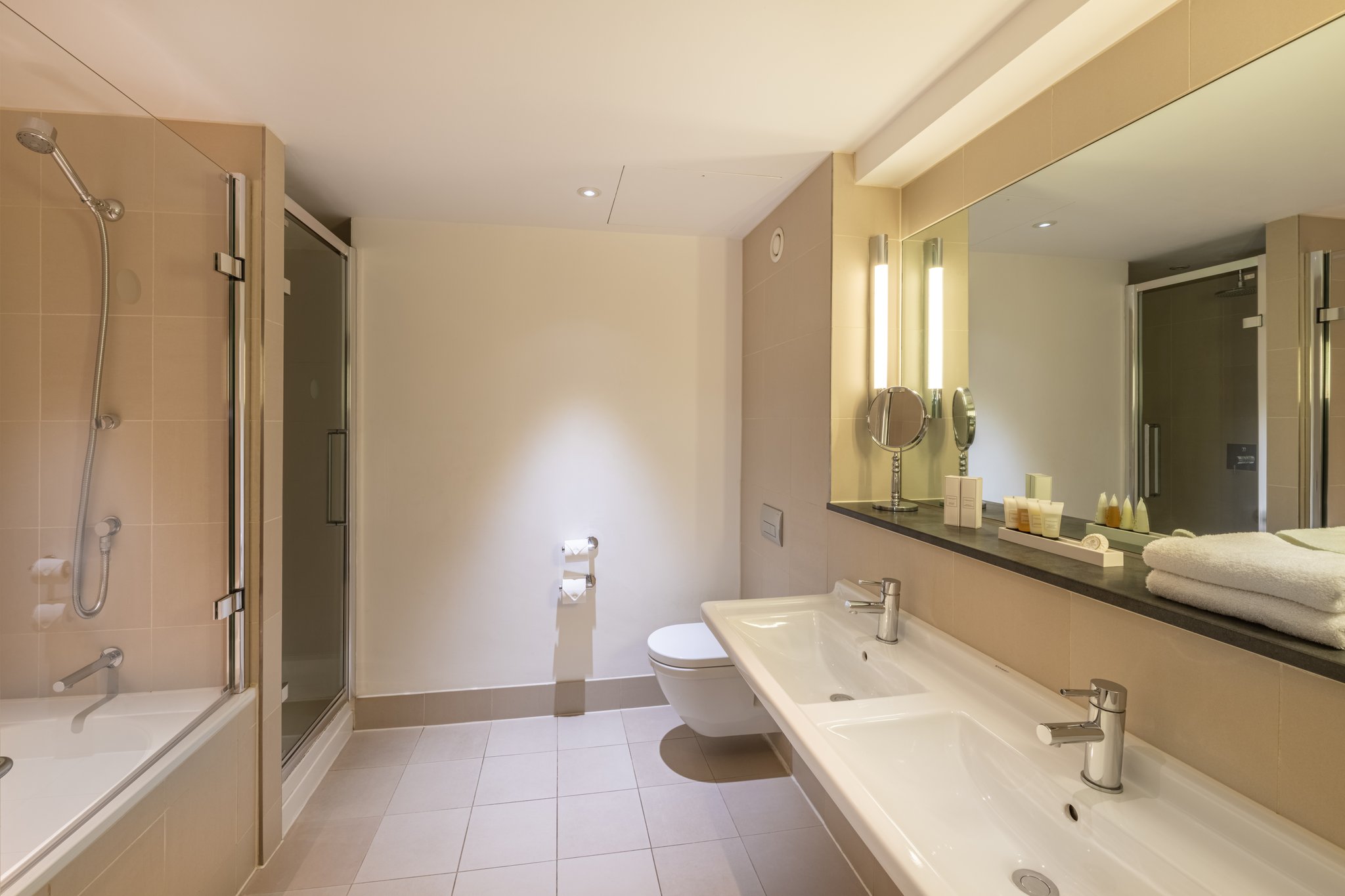 IPL_TRH_Liverpool_RM009_Suite_Bathroom_S