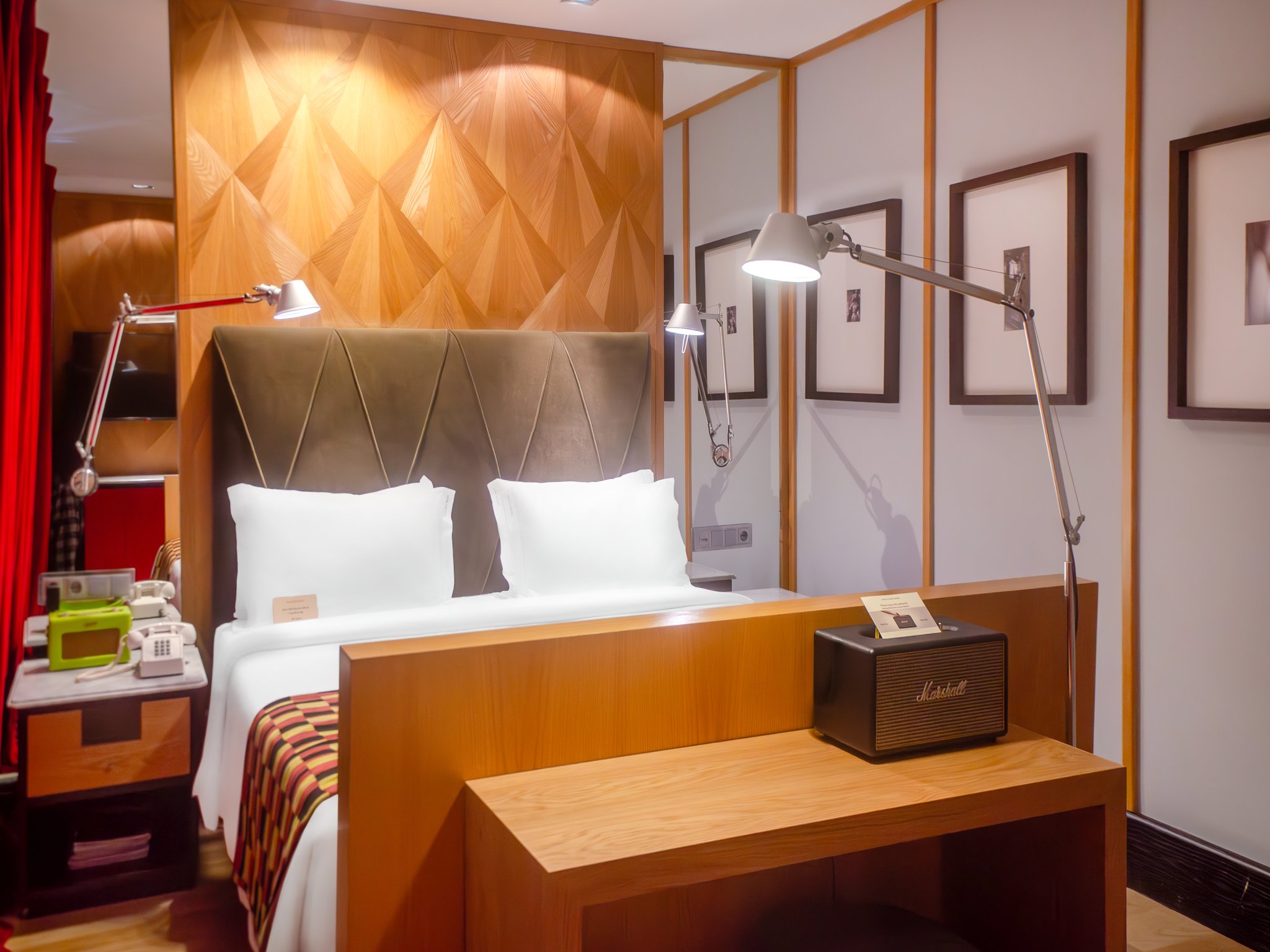 Small_Room_Interior_View_(2)_S