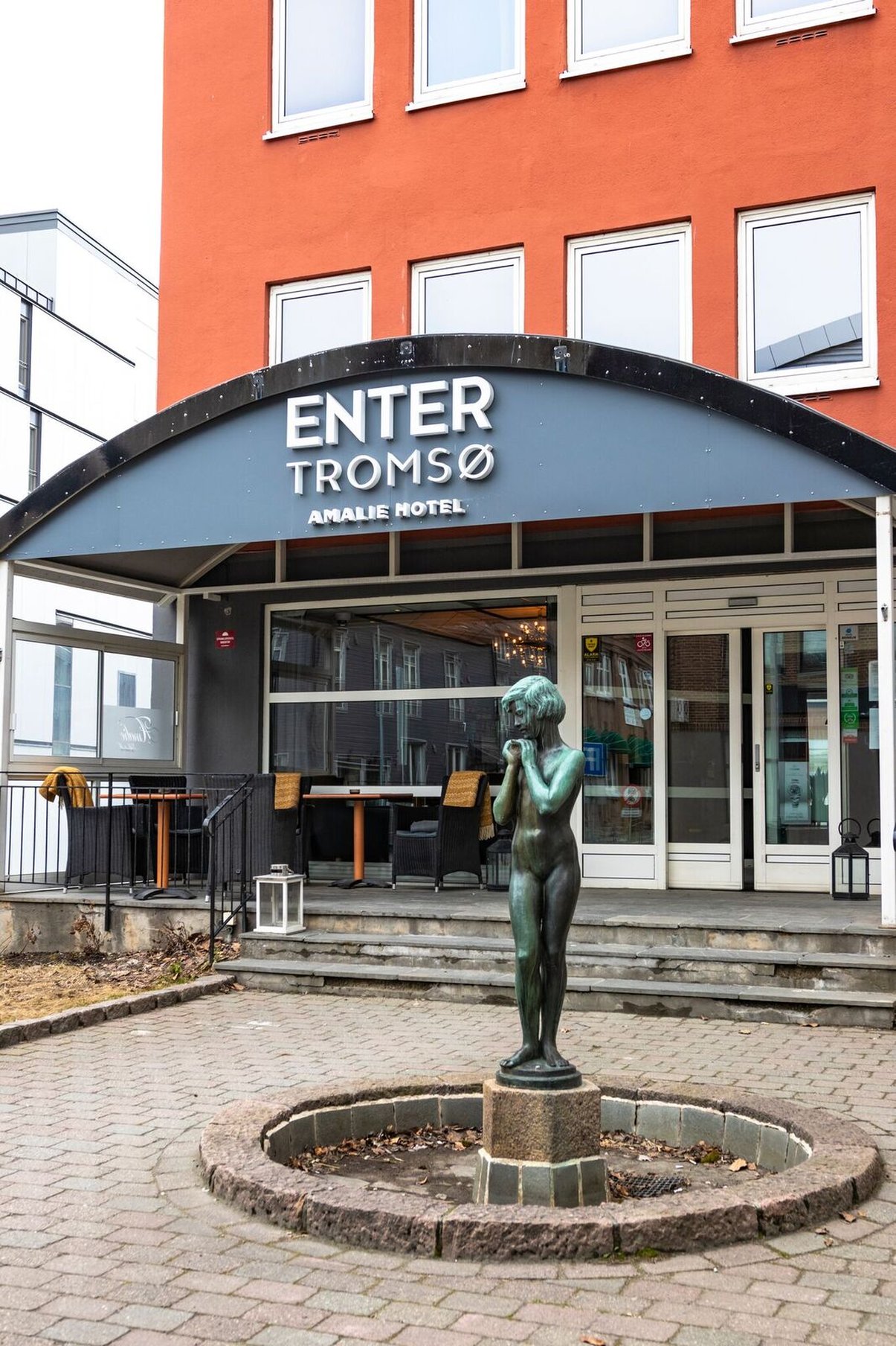 22797_entrance-first-hotel-amalie-tromso_S
