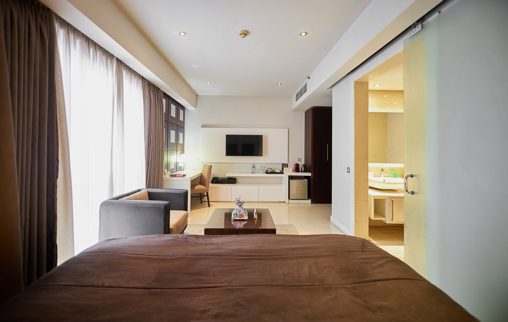 Luxury_King_B-TV_view_S