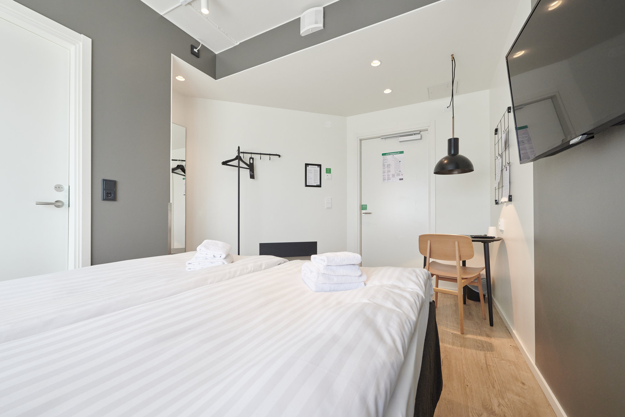 standard-twin-3-first-hotel-stockholm-north-upplands-vasb_S