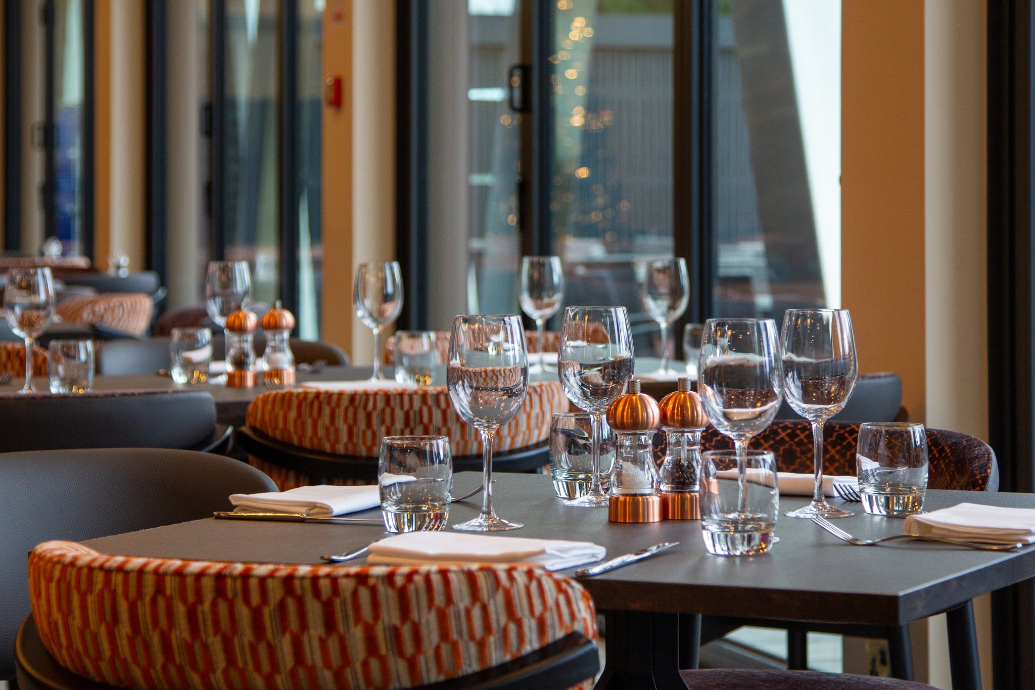 Owd1tWM7OEGFngaQQGgHdA_Restaurant_S