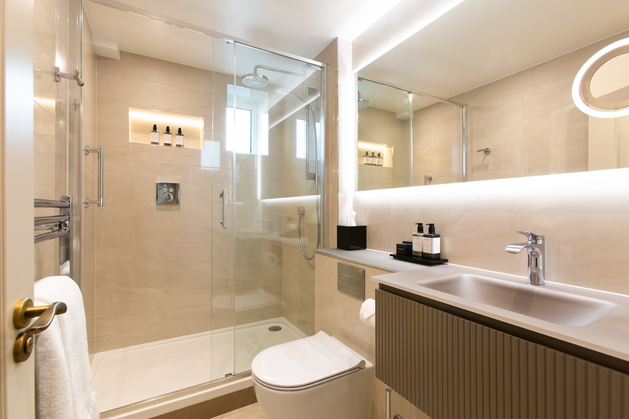 Bs1Q8w3skqArrDQyJEF4w_Junior_Double-04_S