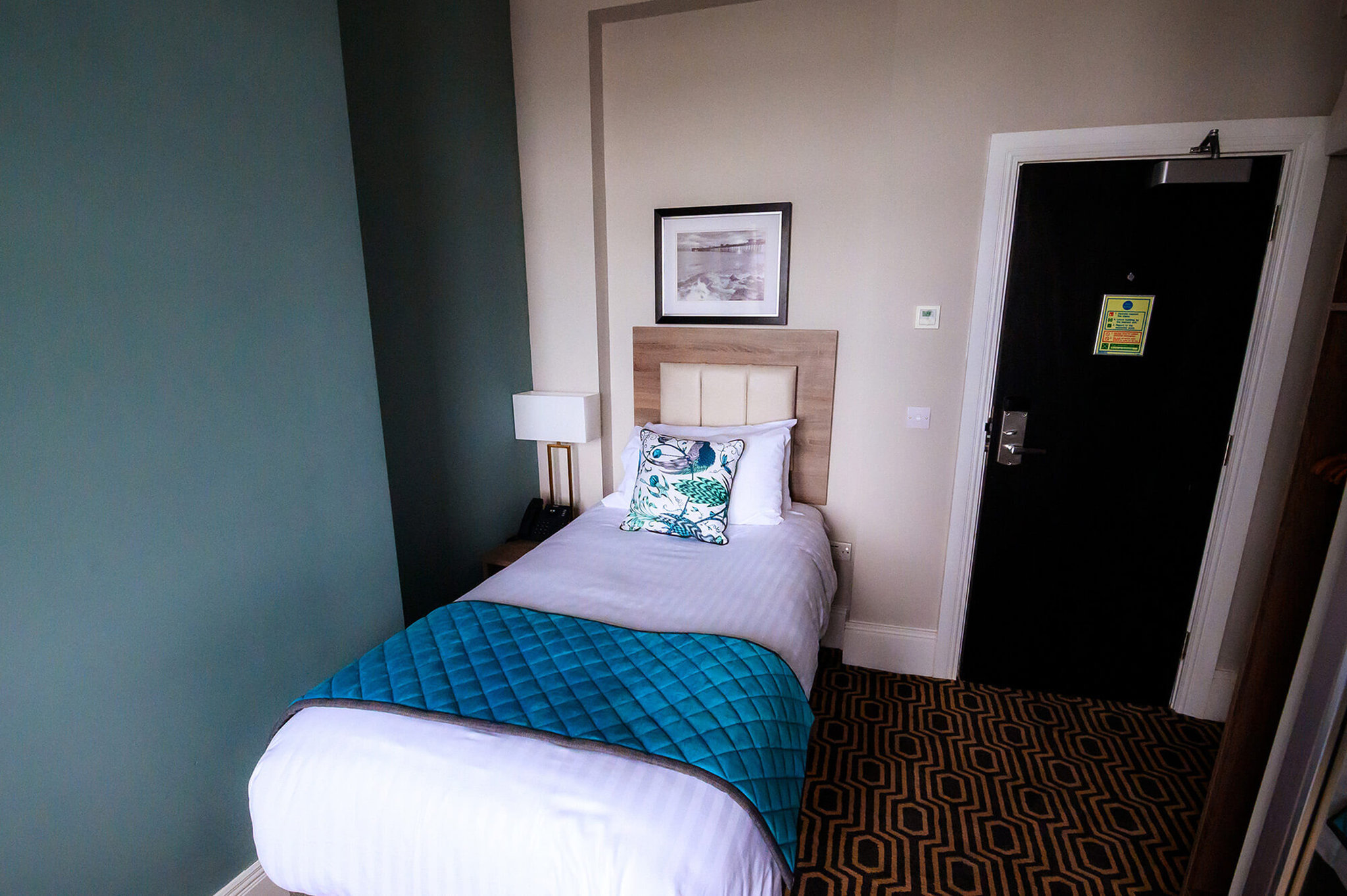 Single_Sea_View_01_S