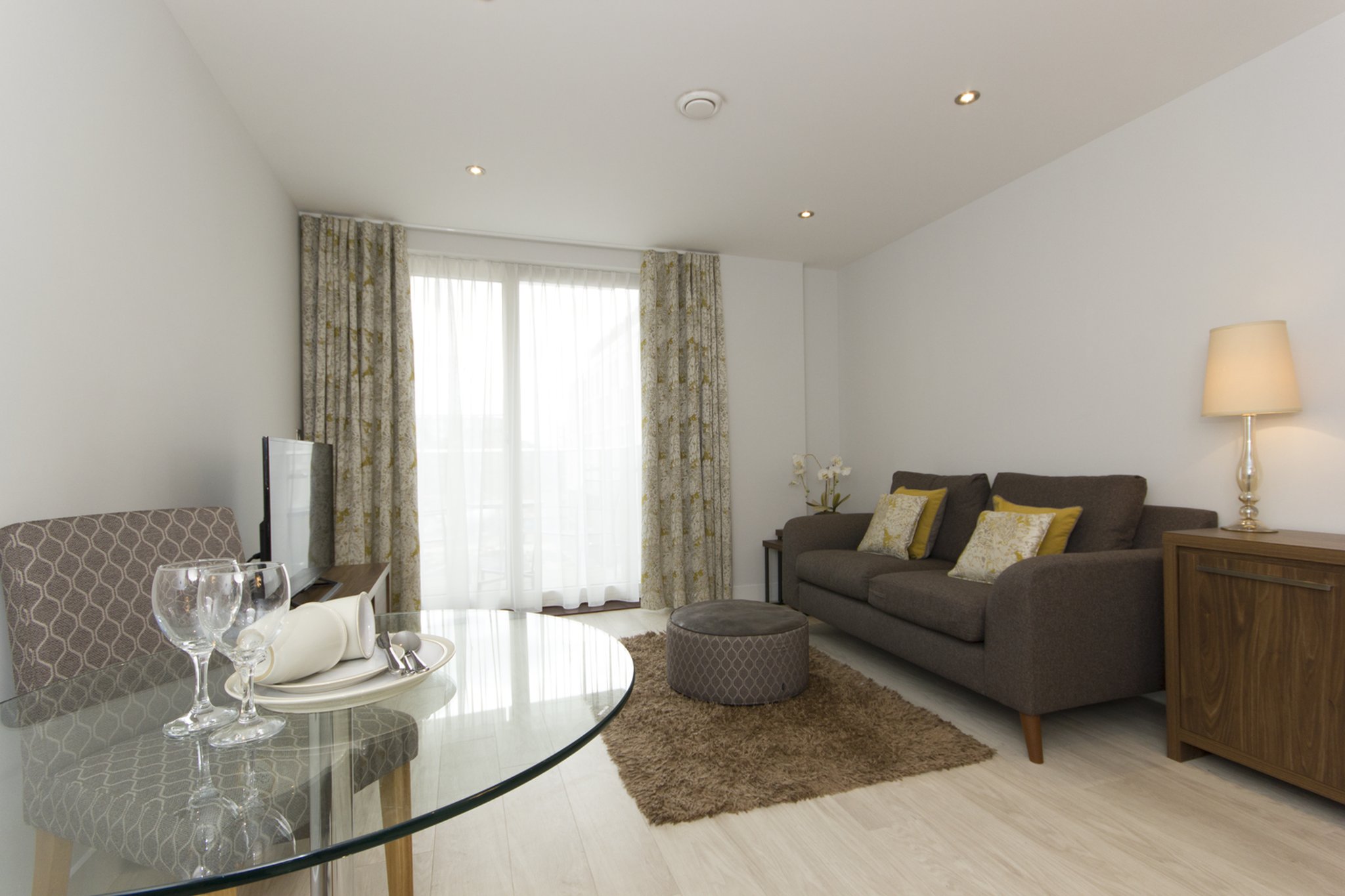 One_bed_deluxe_aparment-Living_Room-2_S