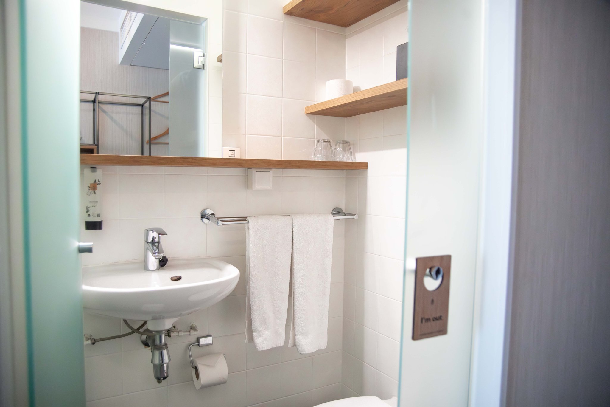 Bathroom_all_Good_Rooms_S