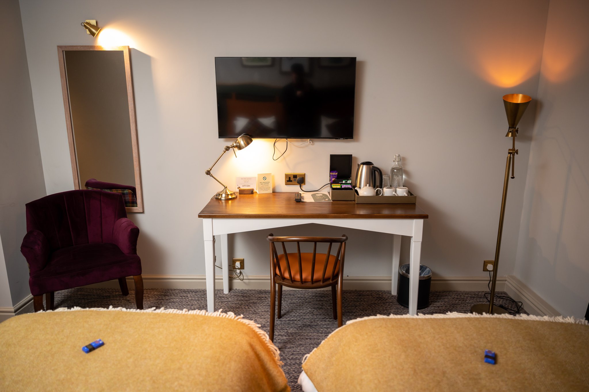 6189_DB_C_B_GreenMan_Harlow_Pub_2022_87_S