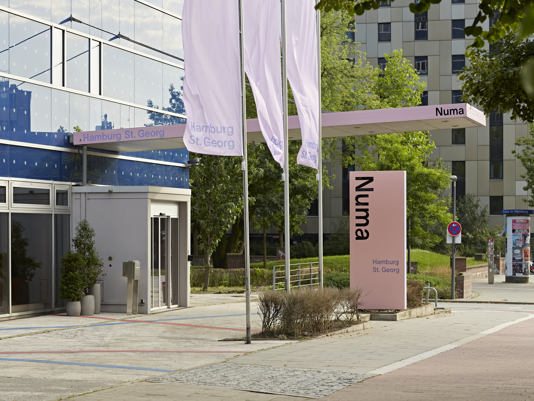 Copy_of_Numa_Hamburg_St_Georg_Exterior_002_S