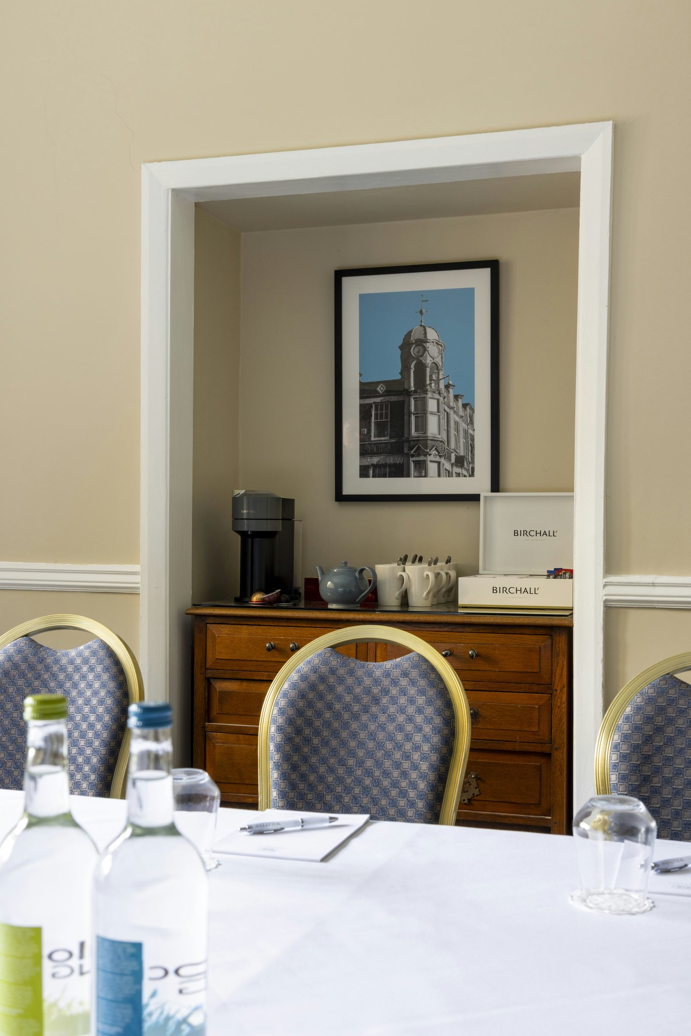 KpfaCii1gU6WTBnnDvro6A_Harness_Meeting_Room_(3)_S