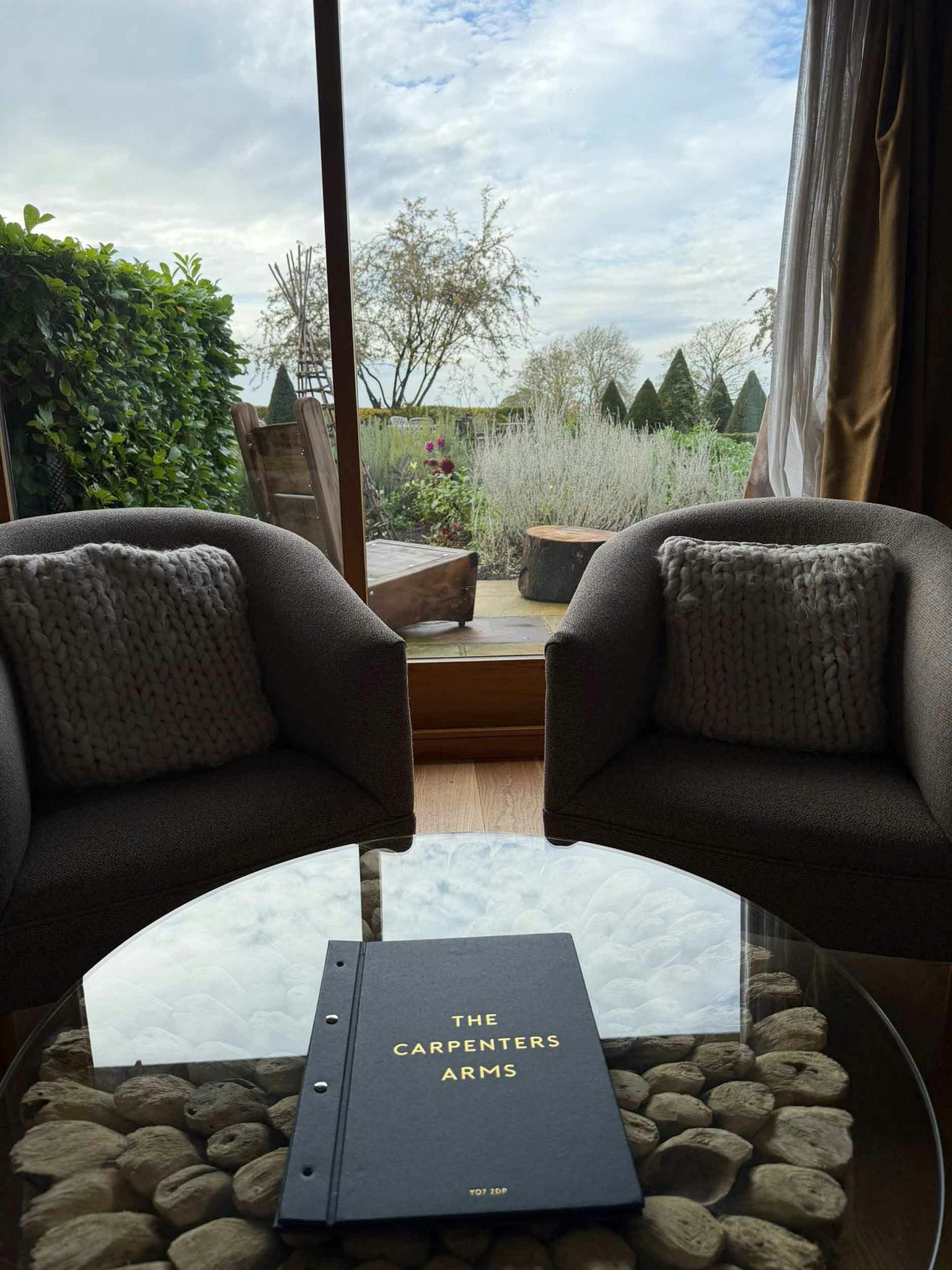 p2CPQdG4KUOJ2m8dixcJbw_Garden_View_(2)_S