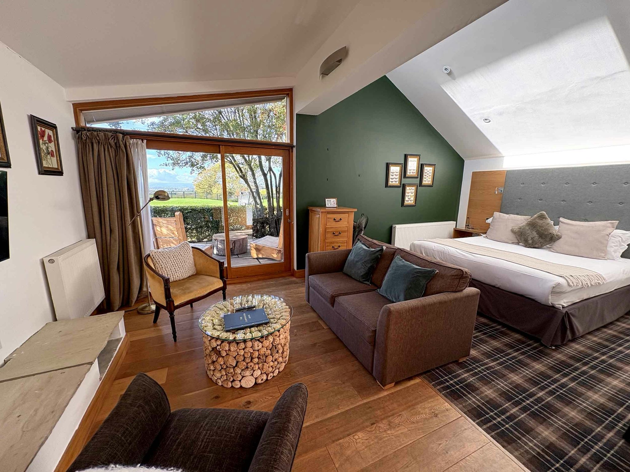 jDWucKXueUSpdnoTGFe5fg_Garden_Room_1_S