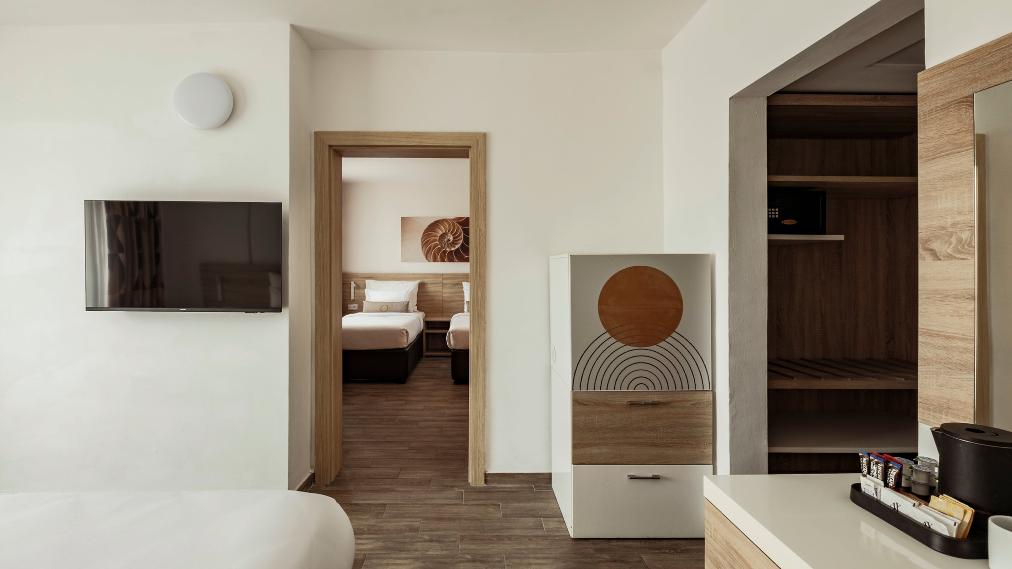 AX_ODYCY_-_Rooms_-_Family_Room_Land_View_(2)_S