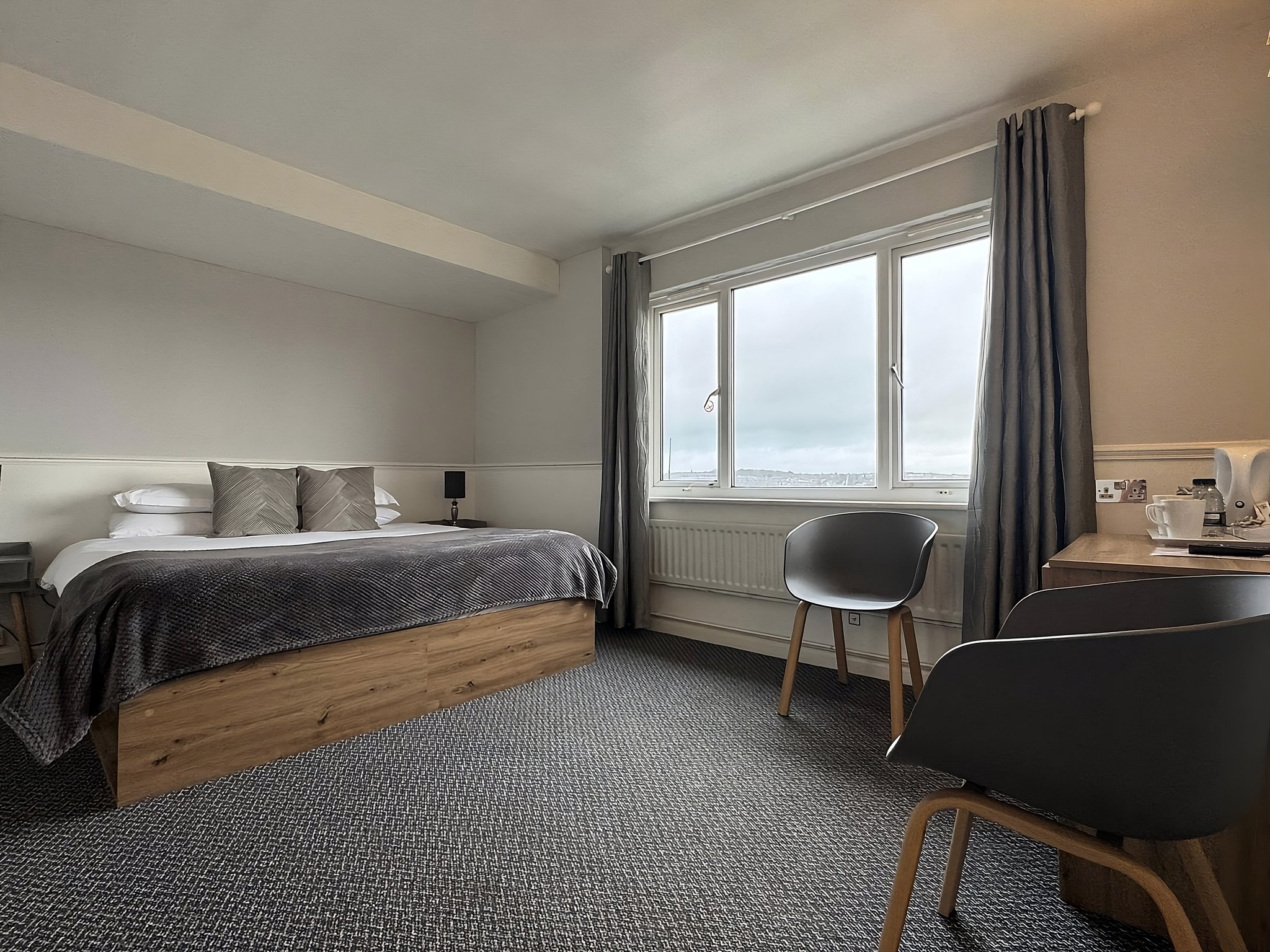 6n1ckdRmd0iKkEC6KeaKUA_Superior_room_S