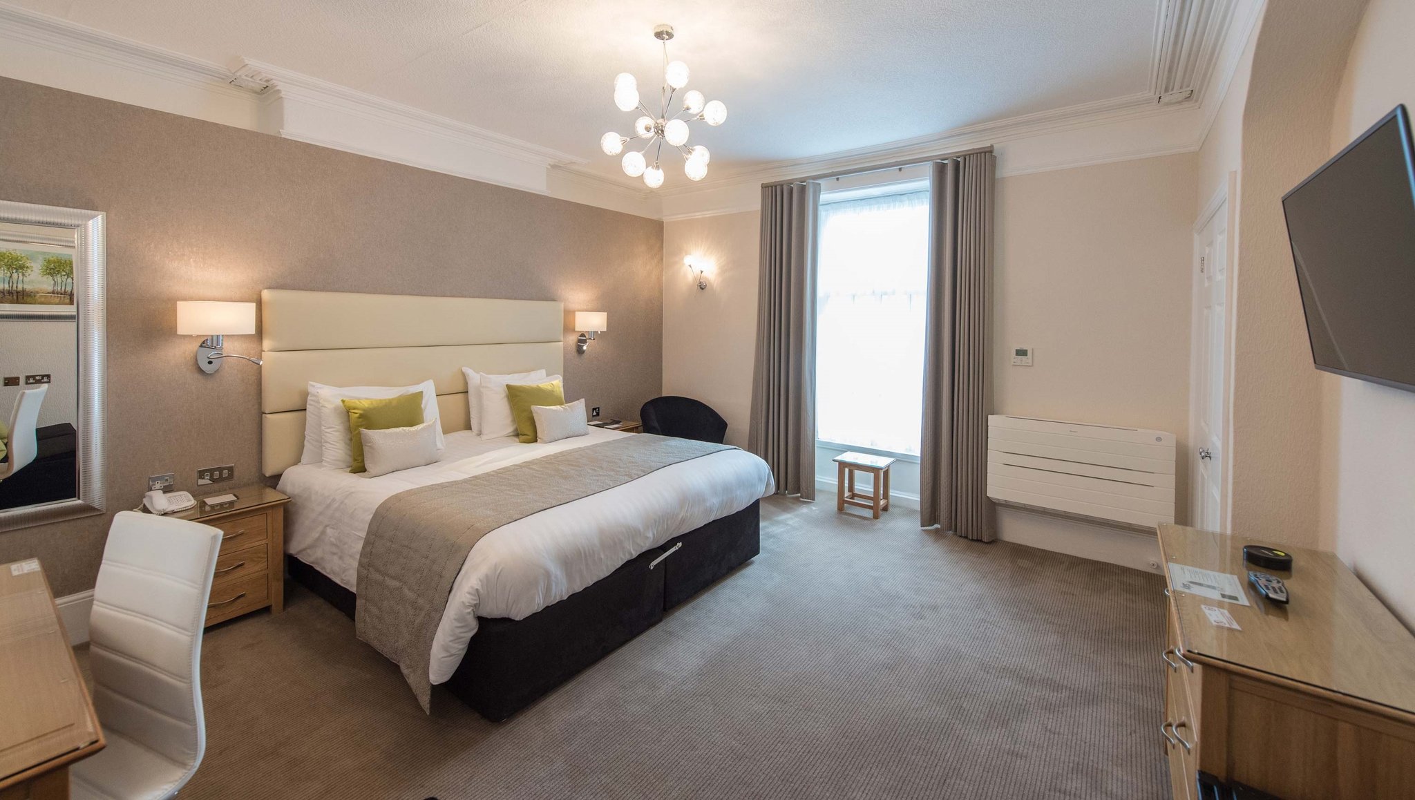 Superior_Garden_Court_Room_S