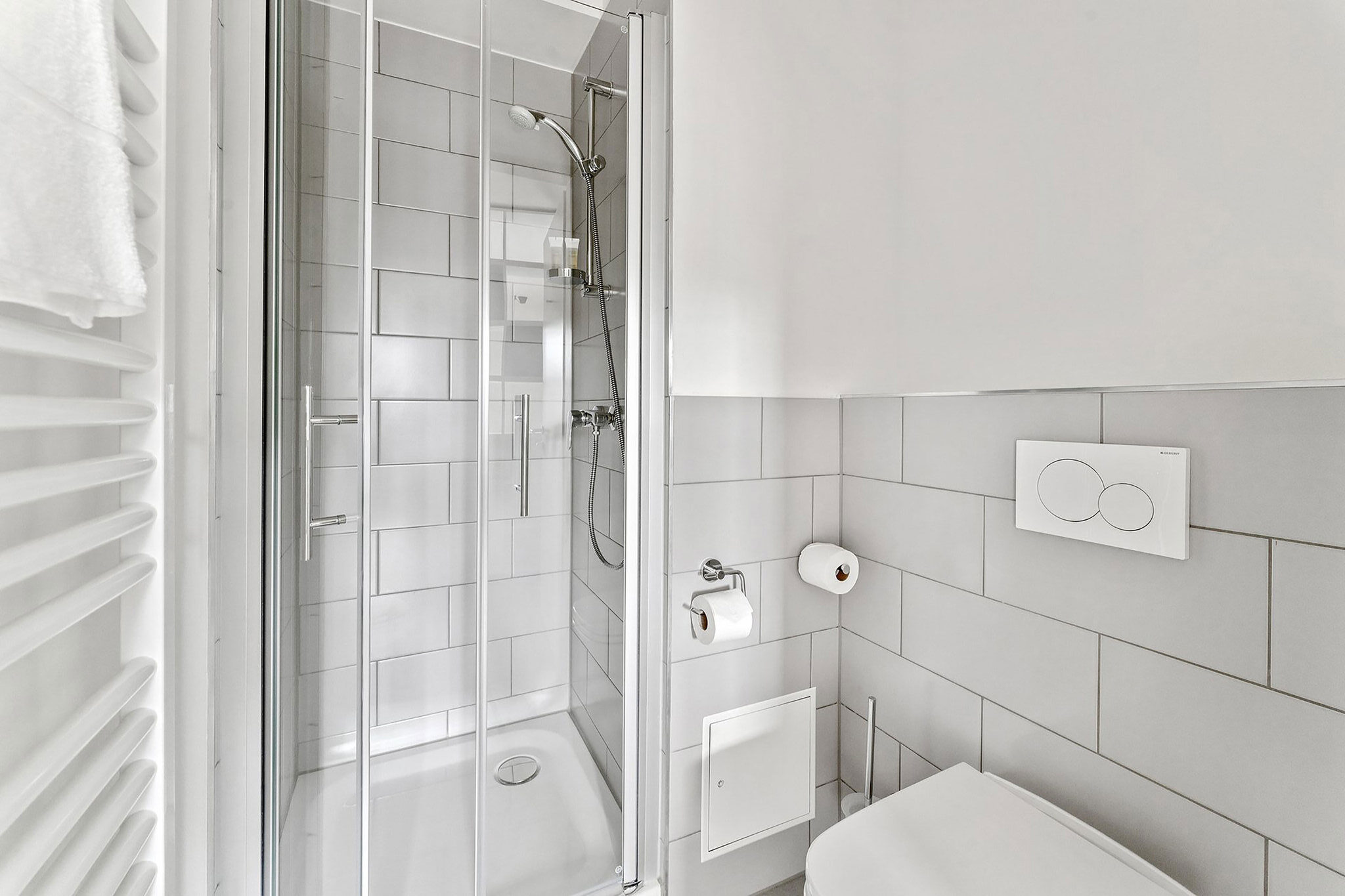 Standard-room-1-queen-bed-00_S