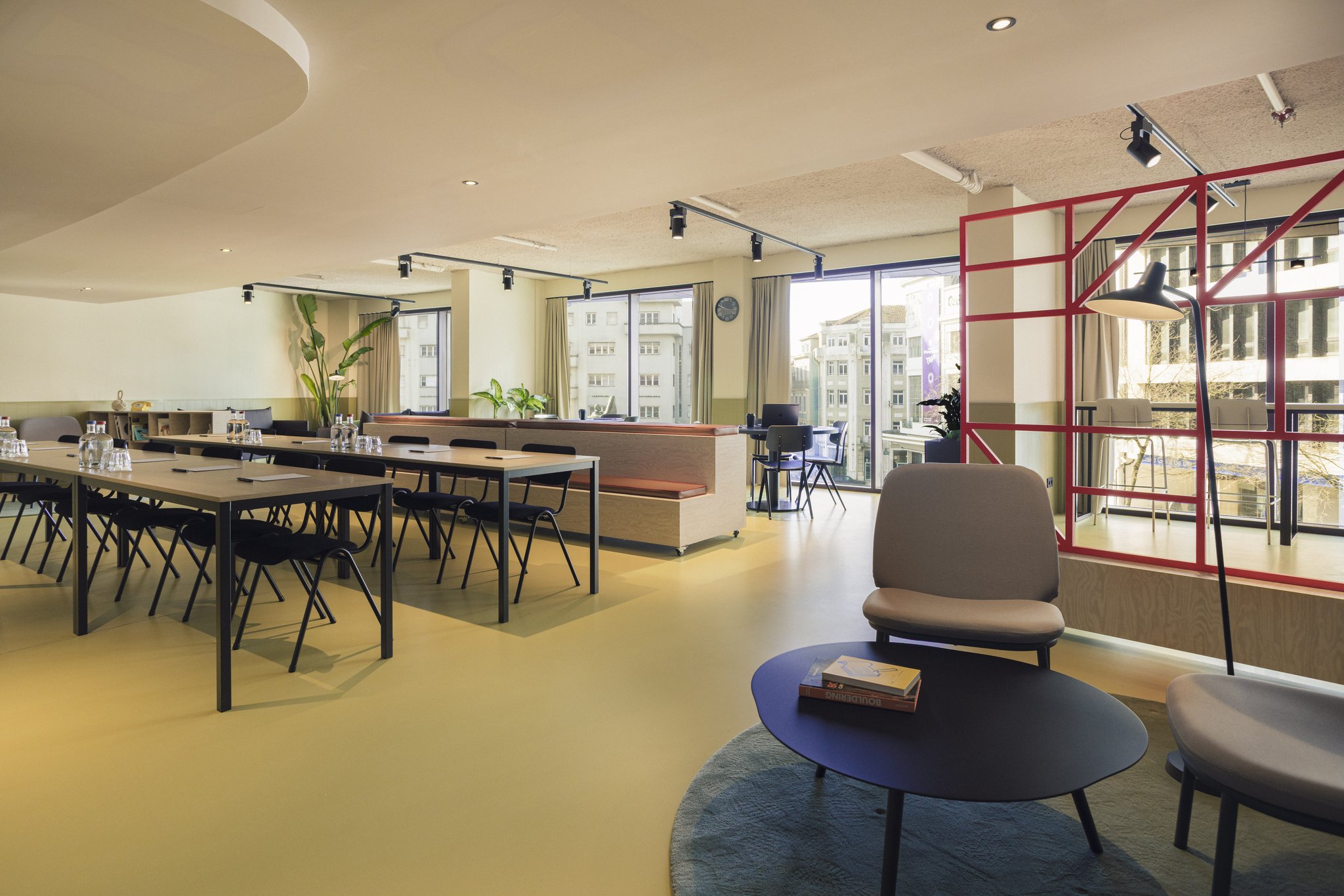 TheSocialHub_Porto_MeetingRoom_03_S