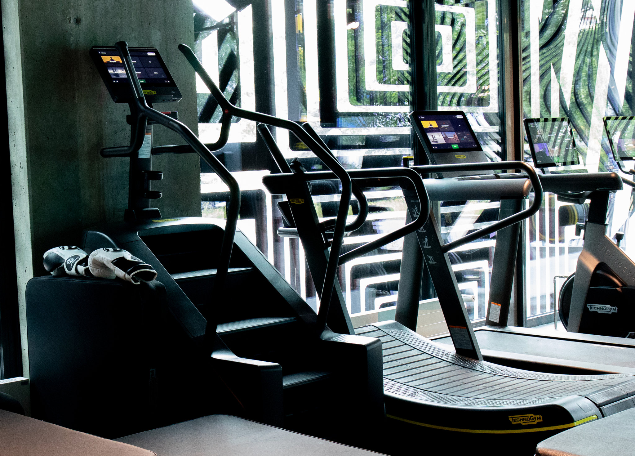 XOtqkcobW02Y9Tg2hnBQig_Gym_S