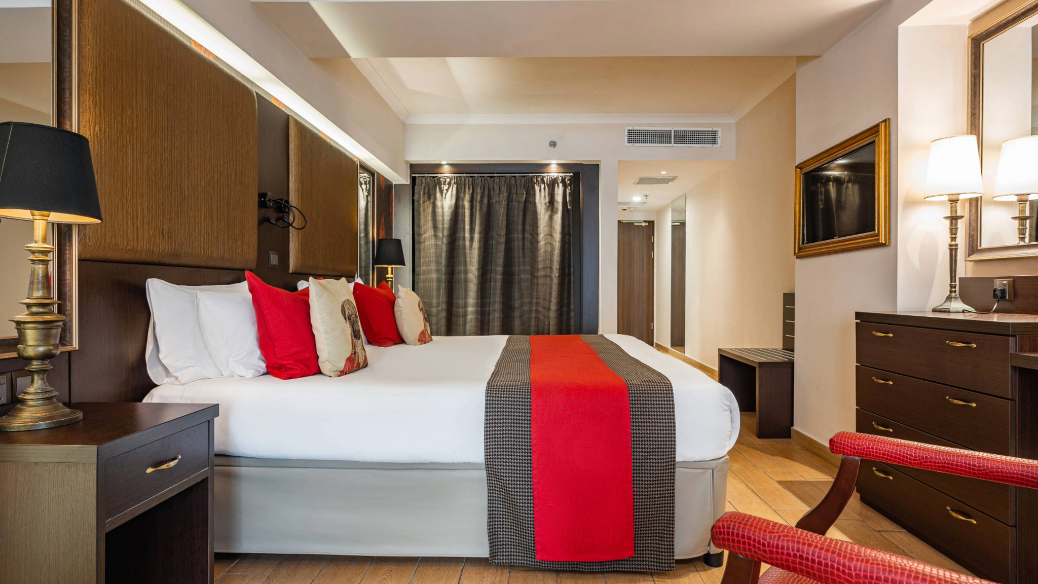 AX_The_Victoria_Hotel_-_Junior_Suite_(8)_S