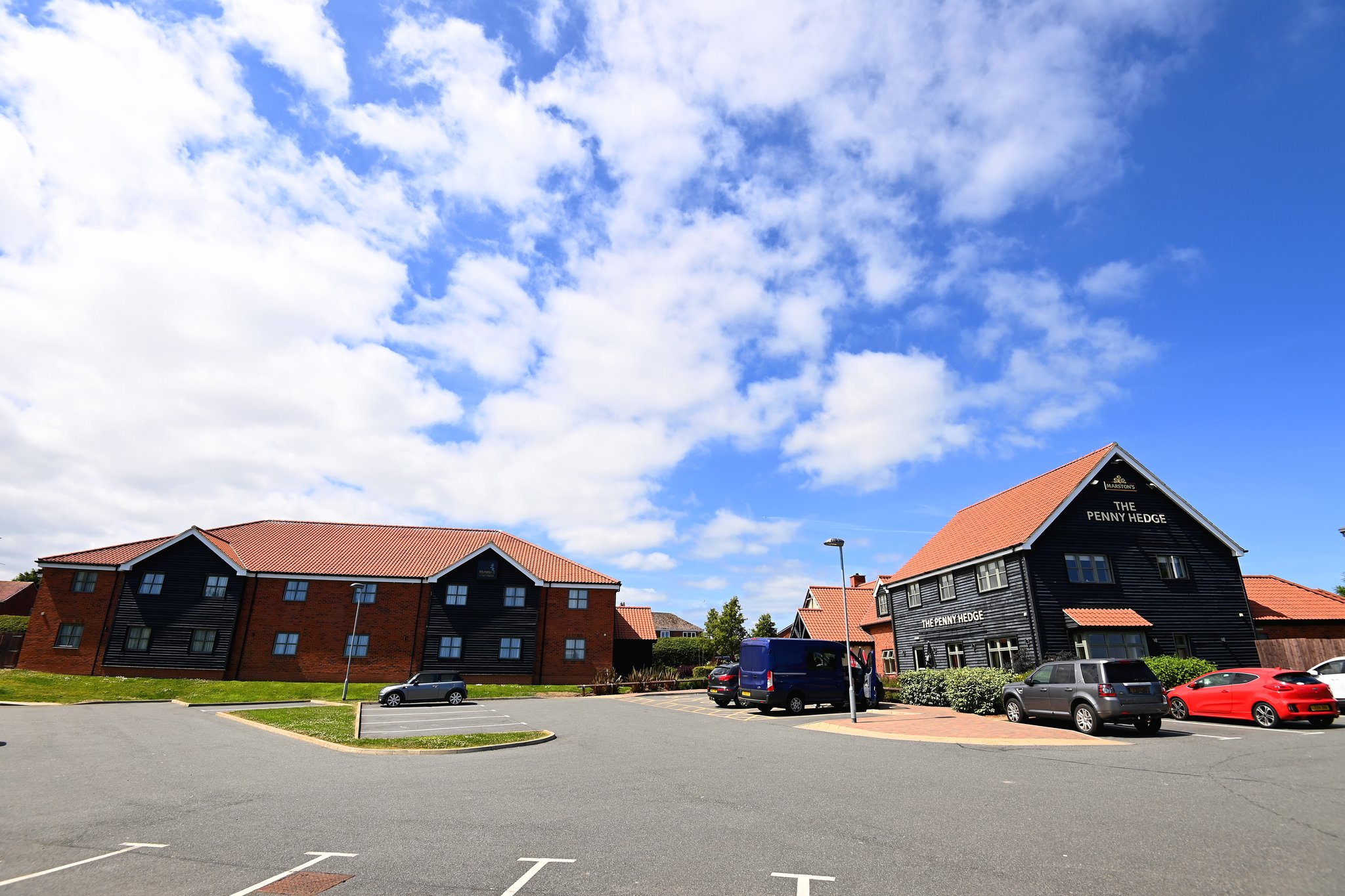 6oyBgAFY3UGOraS69Alzzw_Pub__Lodge_S